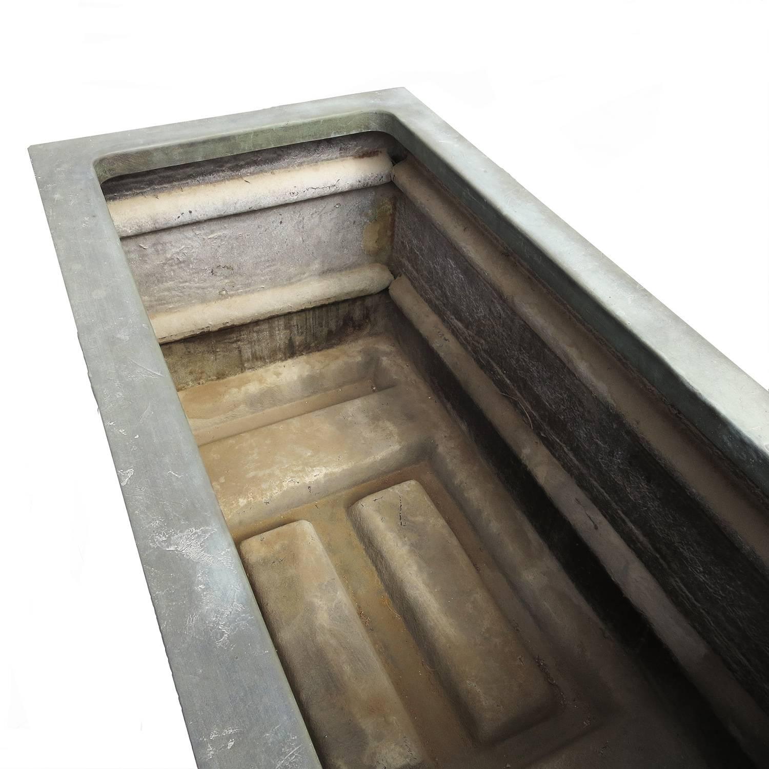 Forms and Surfaces Bronzed Fiberglass Planter with Optional Pedestal Legs In Excellent Condition In North Hollywood, CA