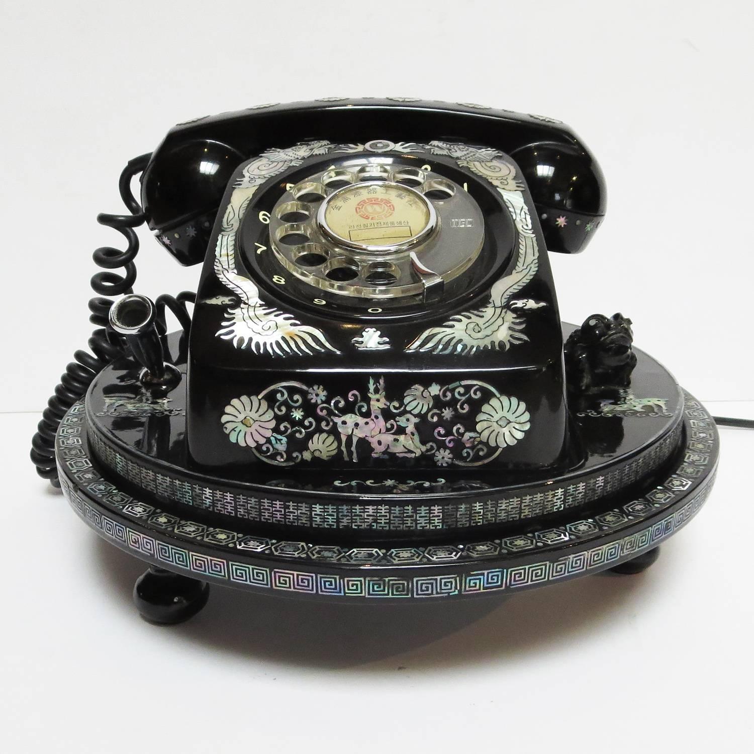 Highly Decorated Working Chinese Telephone on Platform Base In Good Condition In North Hollywood, CA