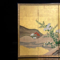 Paravent japonais à six panneaux représentant des pins, des fleurs et des cailles, fin de la période Edo