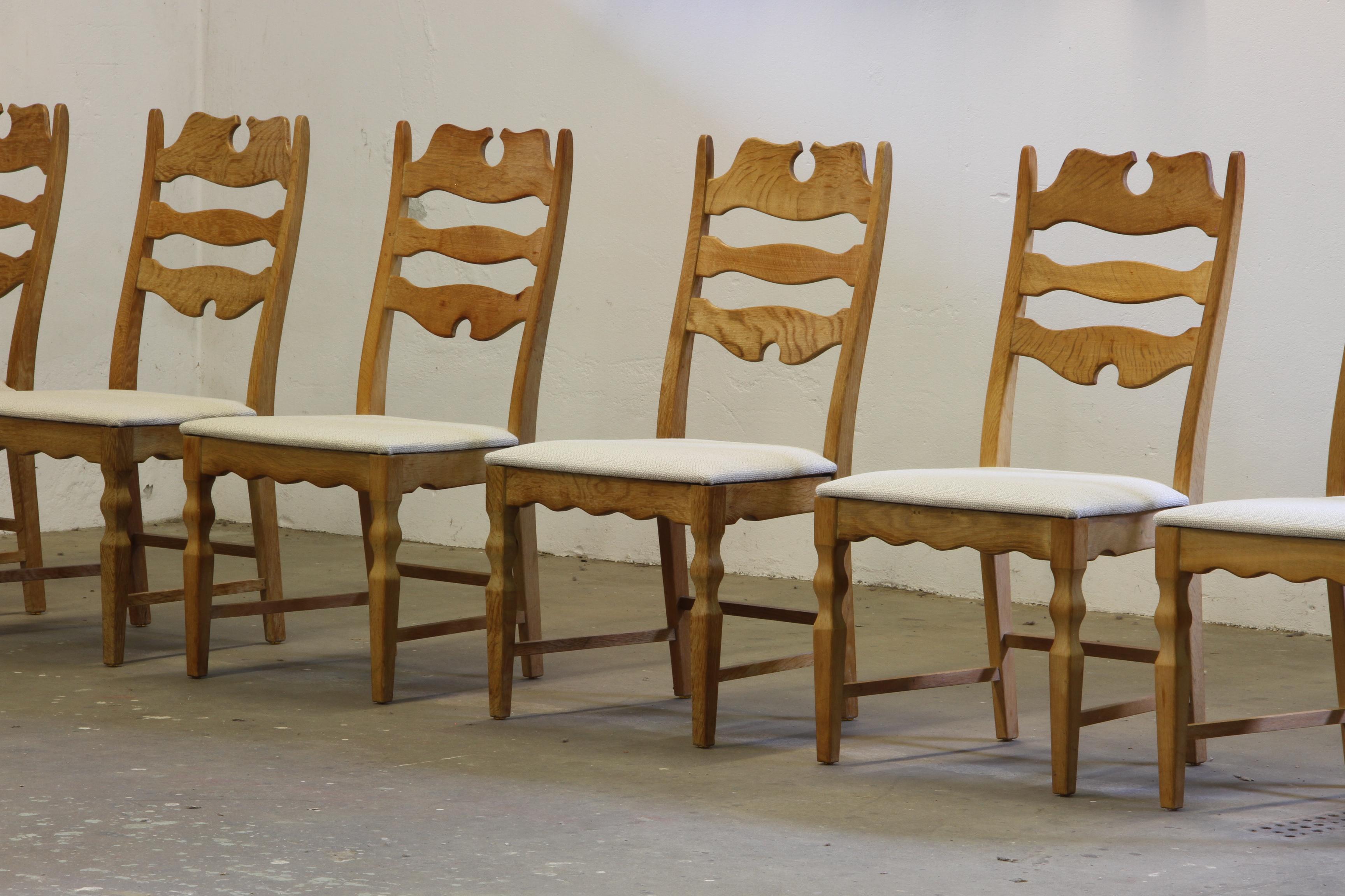 Brutalismo Set di 6 sedie danese Razorblade Highback in Oak Light di Henning Kjærnulf 1960 in vendita