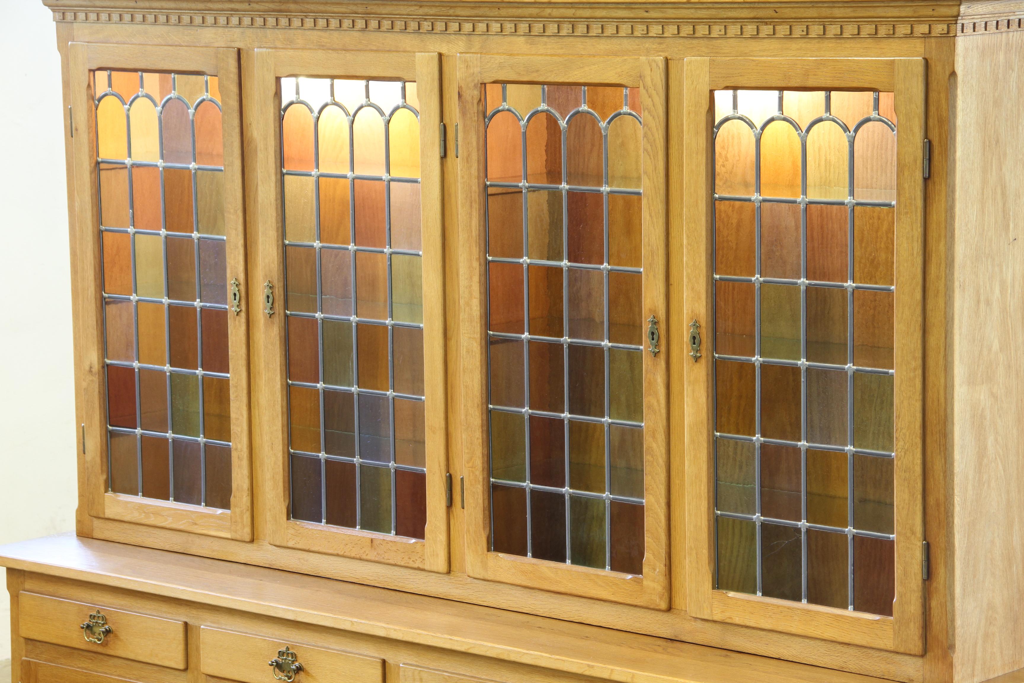 Vintage 1960s Danish Modern Oak China Display Cabinet style of Kjærnulf In Good Condition For Sale In Store Heddinge, DK
