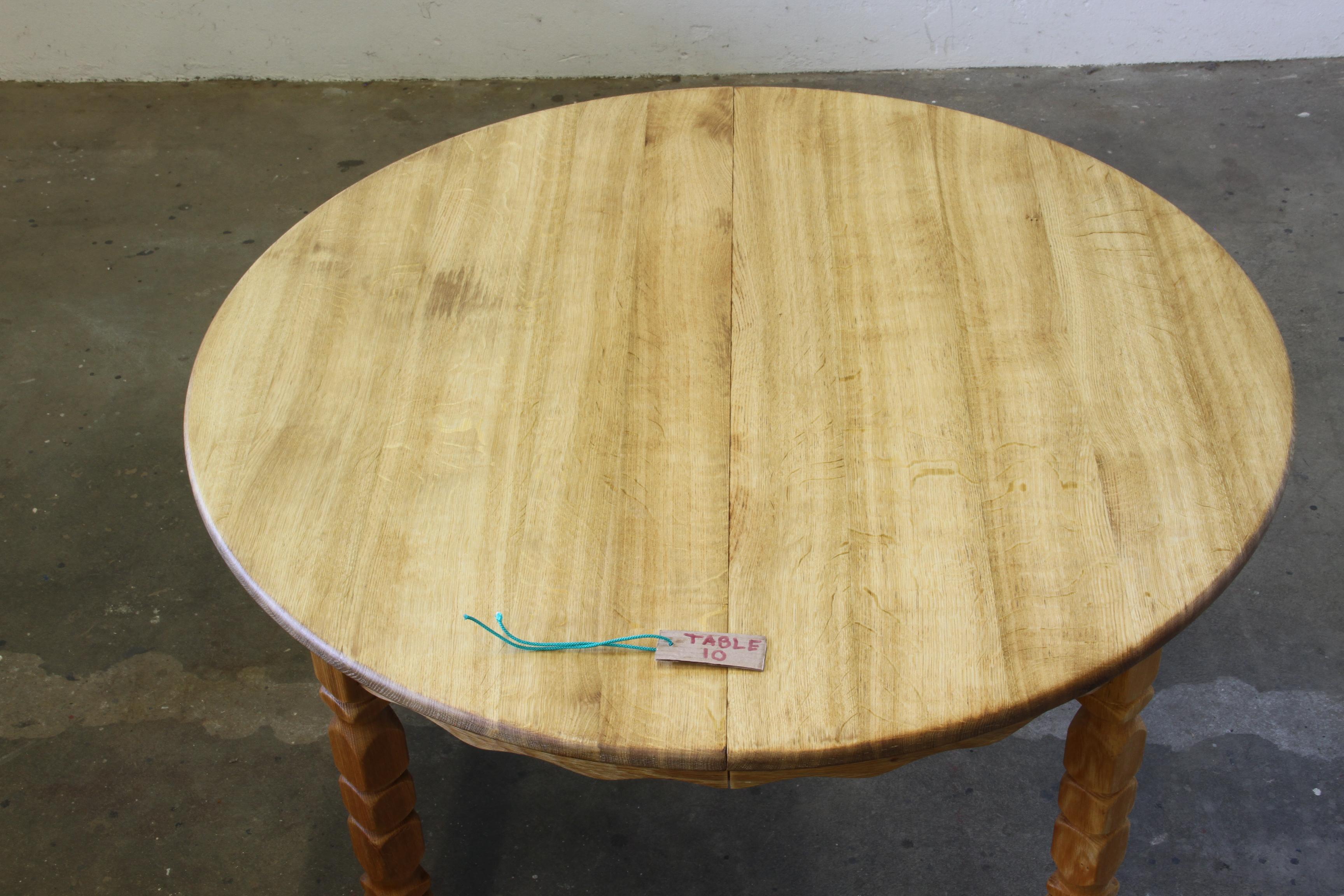 1960s Danish Round Extendable Dining Table in Oak style of Henning Kjærnulf For Sale 6