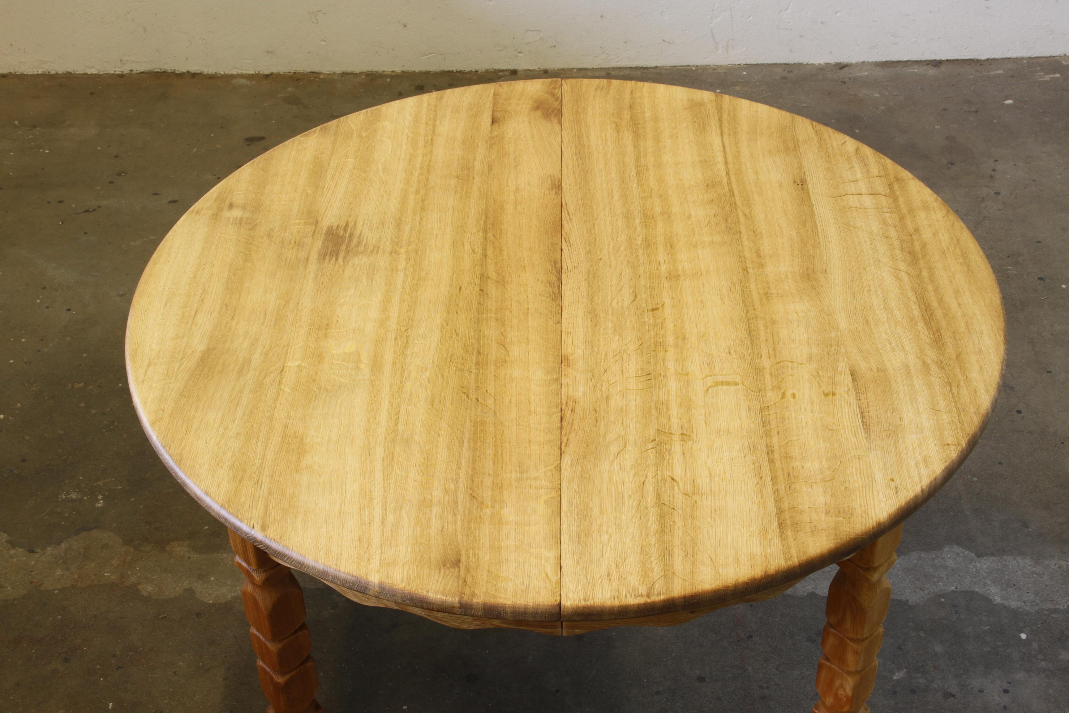 1960s Danish Round Extendable Dining Table in Oak style of Henning Kjærnulf For Sale 5