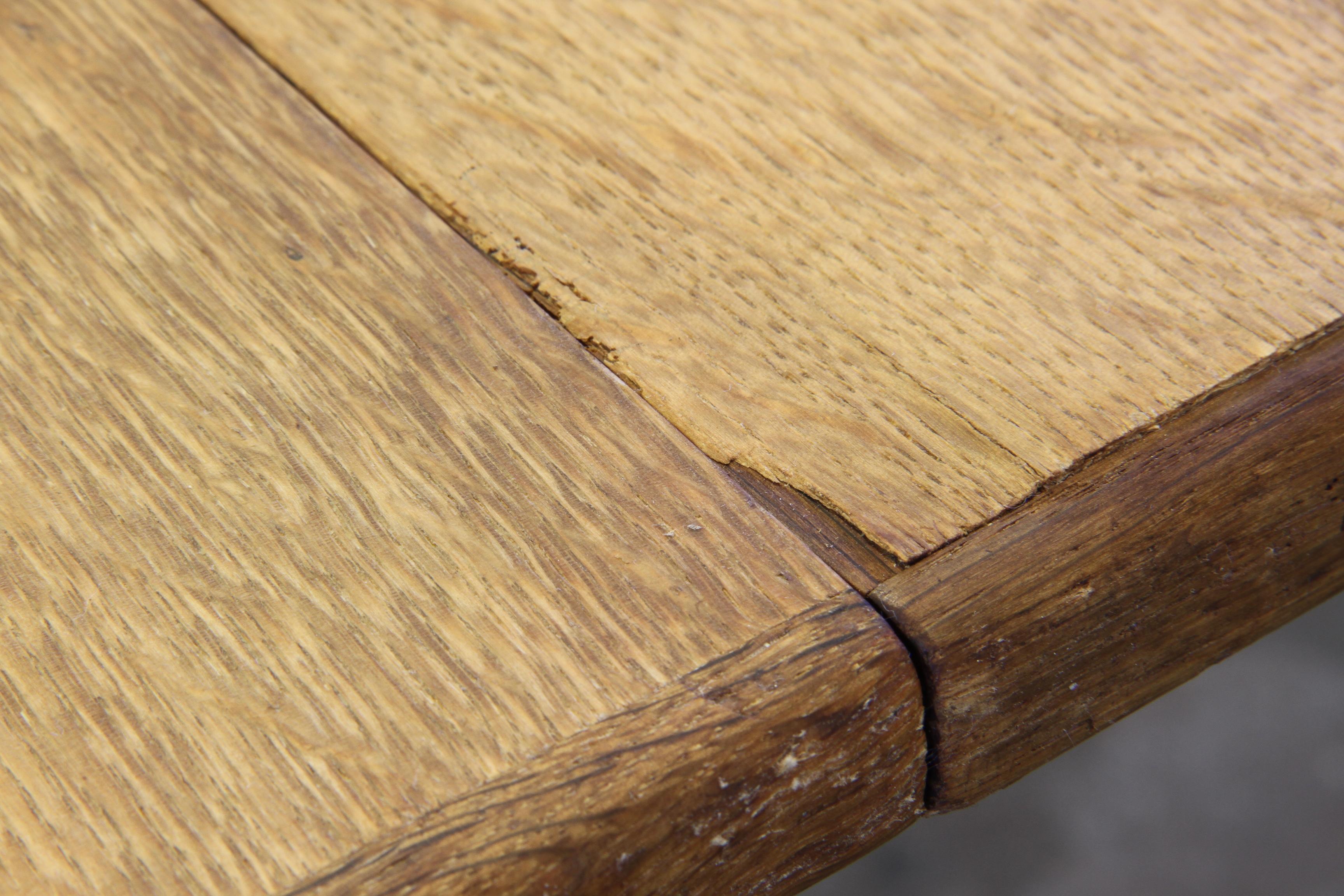 1960s Danish Round Extendable Dining Table in Oak style of Henning Kjærnulf For Sale 12