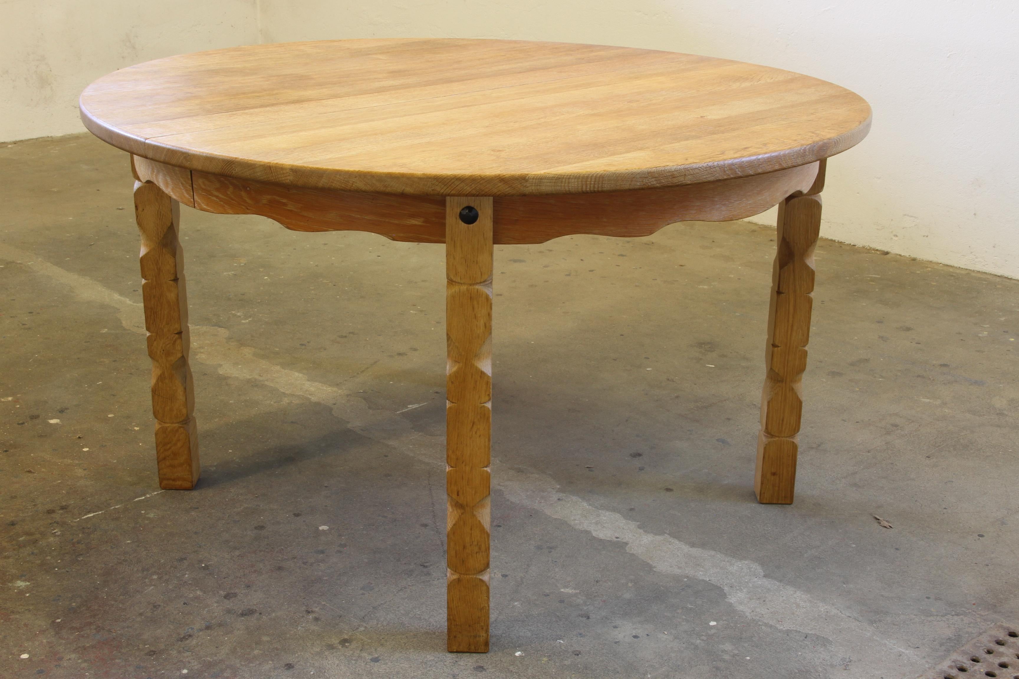 Mid-20th Century 1960s Danish Round Extendable Dining Table in Oak style of Henning Kjærnulf For Sale