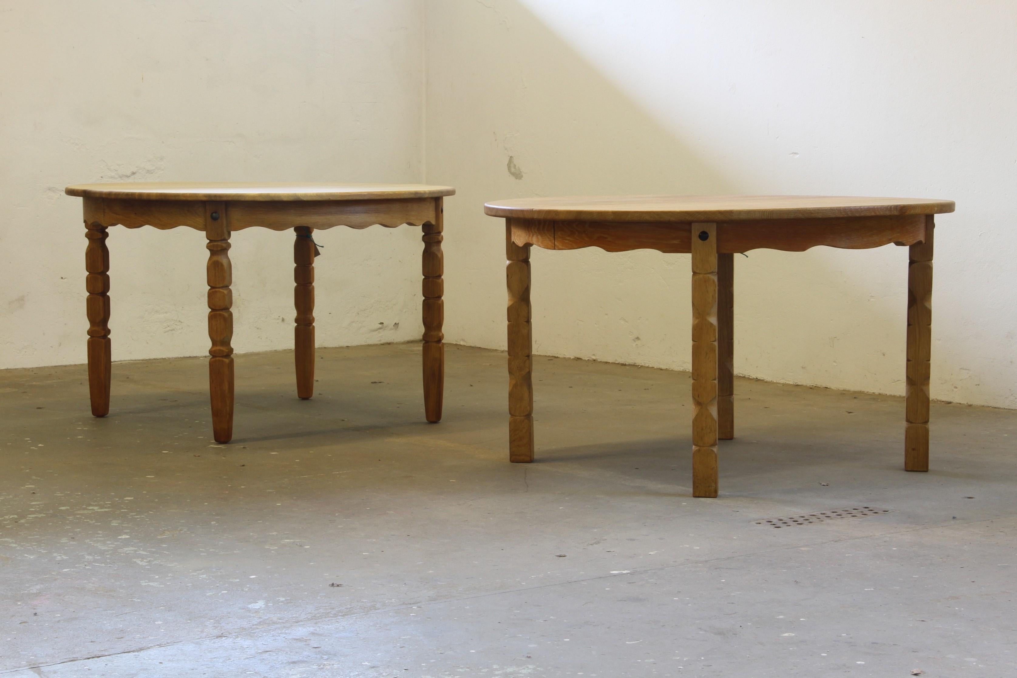 1960s Danish Round Extendable Dining Table in Oak style of Henning Kjærnulf For Sale 4