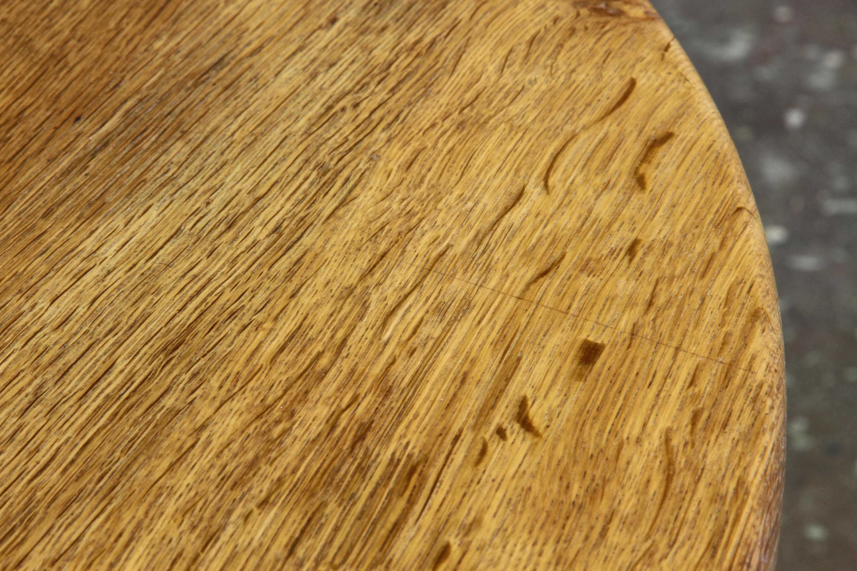 1960s Danish Round Extendable Dining Table in Oak style of Henning Kjærnulf For Sale 3