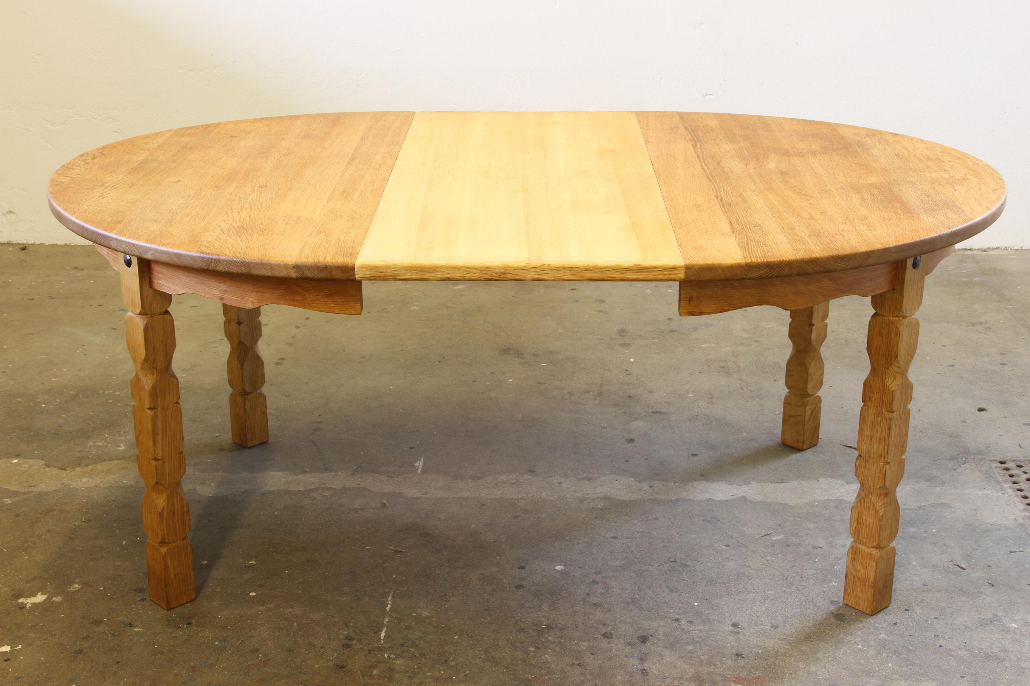1960s Danish Round Extendable Dining Table in Oak style of Henning Kjærnulf For Sale 13