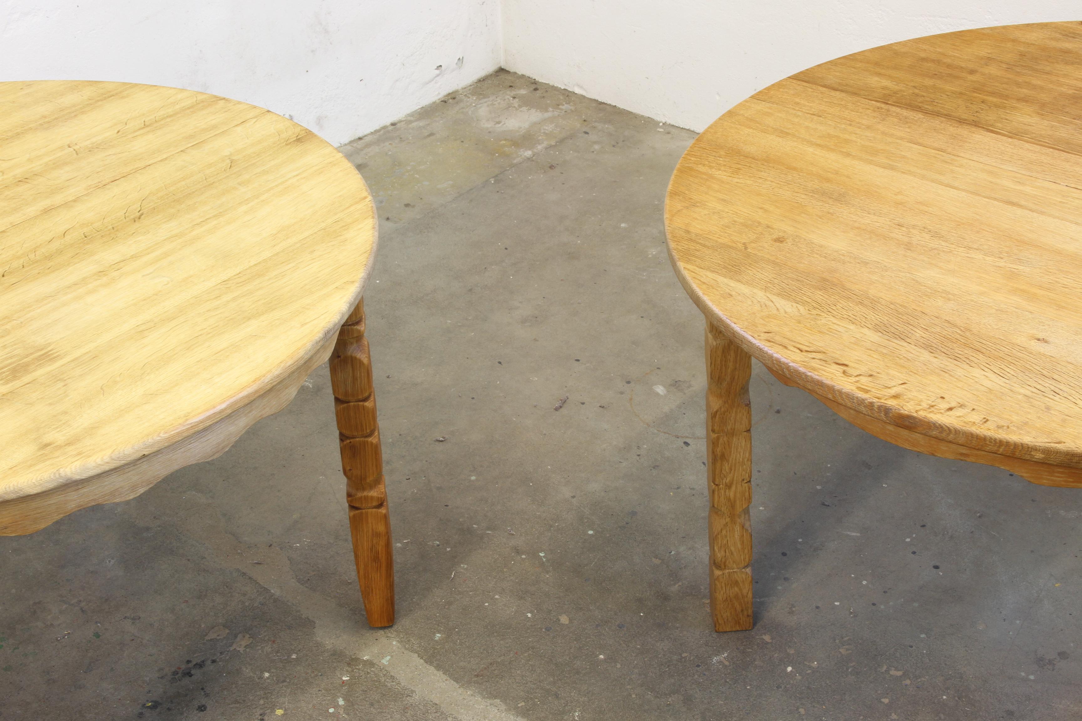 1960s Danish Round Extendable Dining Table in Oak style of Henning Kjærnulf For Sale 15