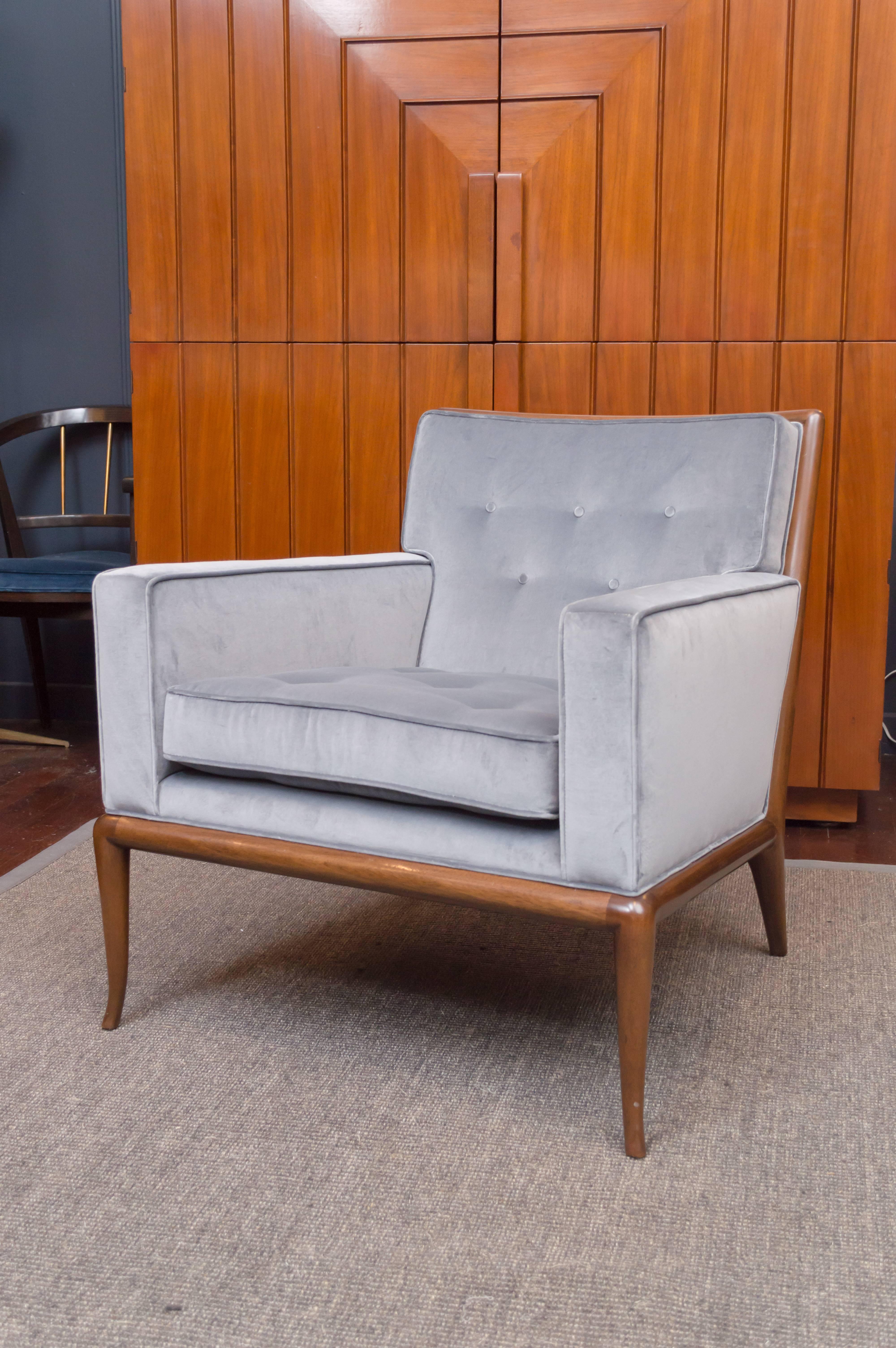 T.H. Robsjohn-Gibbings design mahogany and velvet upholster lounge chair for Widdicomb Furniture Co. Newly refinished and upholstered in a Maharam velvet.