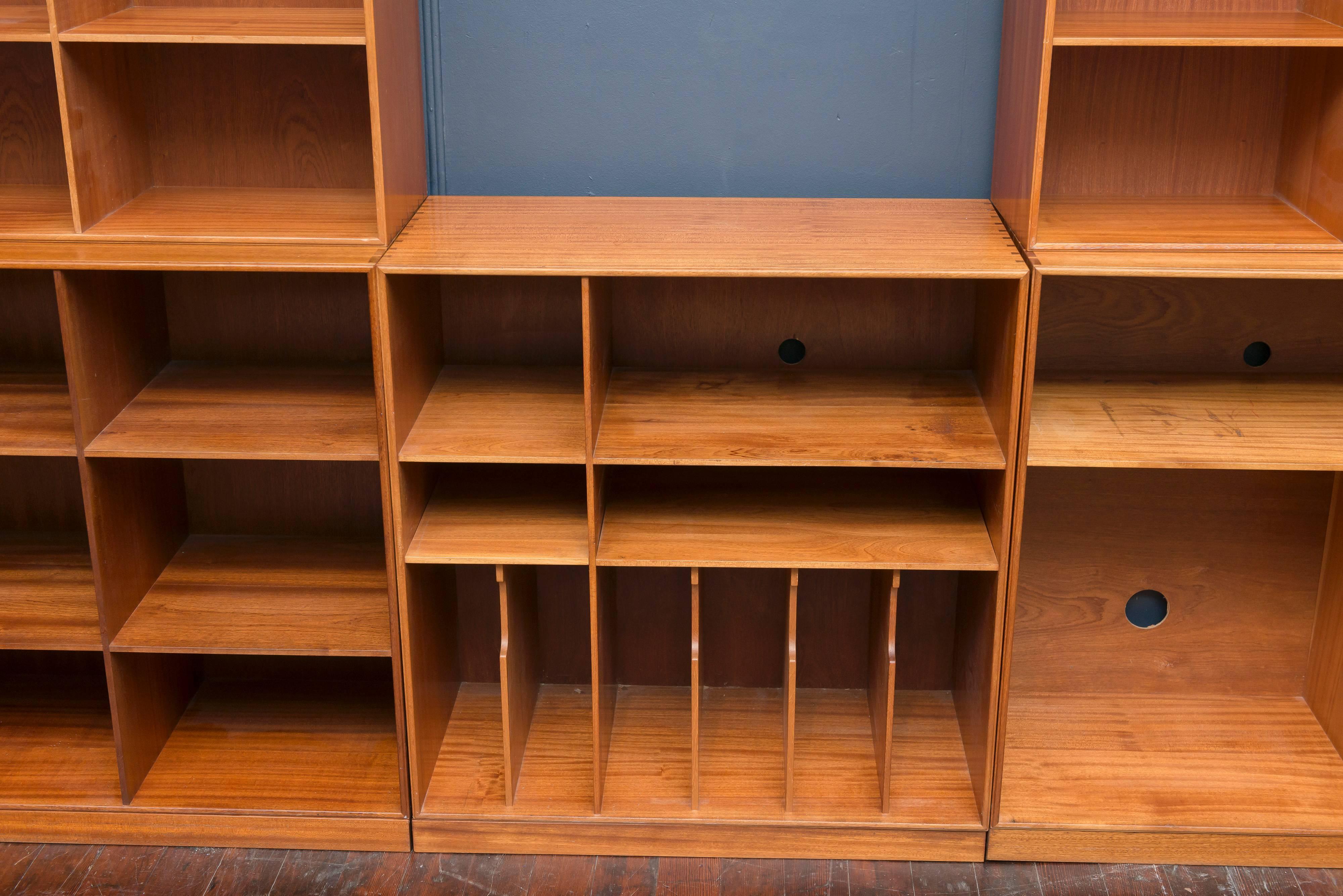 Five-piece mahogany bookcase made by Mogens Koch, Denmark. Originally used as a Hi-Fi unit with electrical access for components, perfect for a living room or office. Made by Rud Rasmussen.