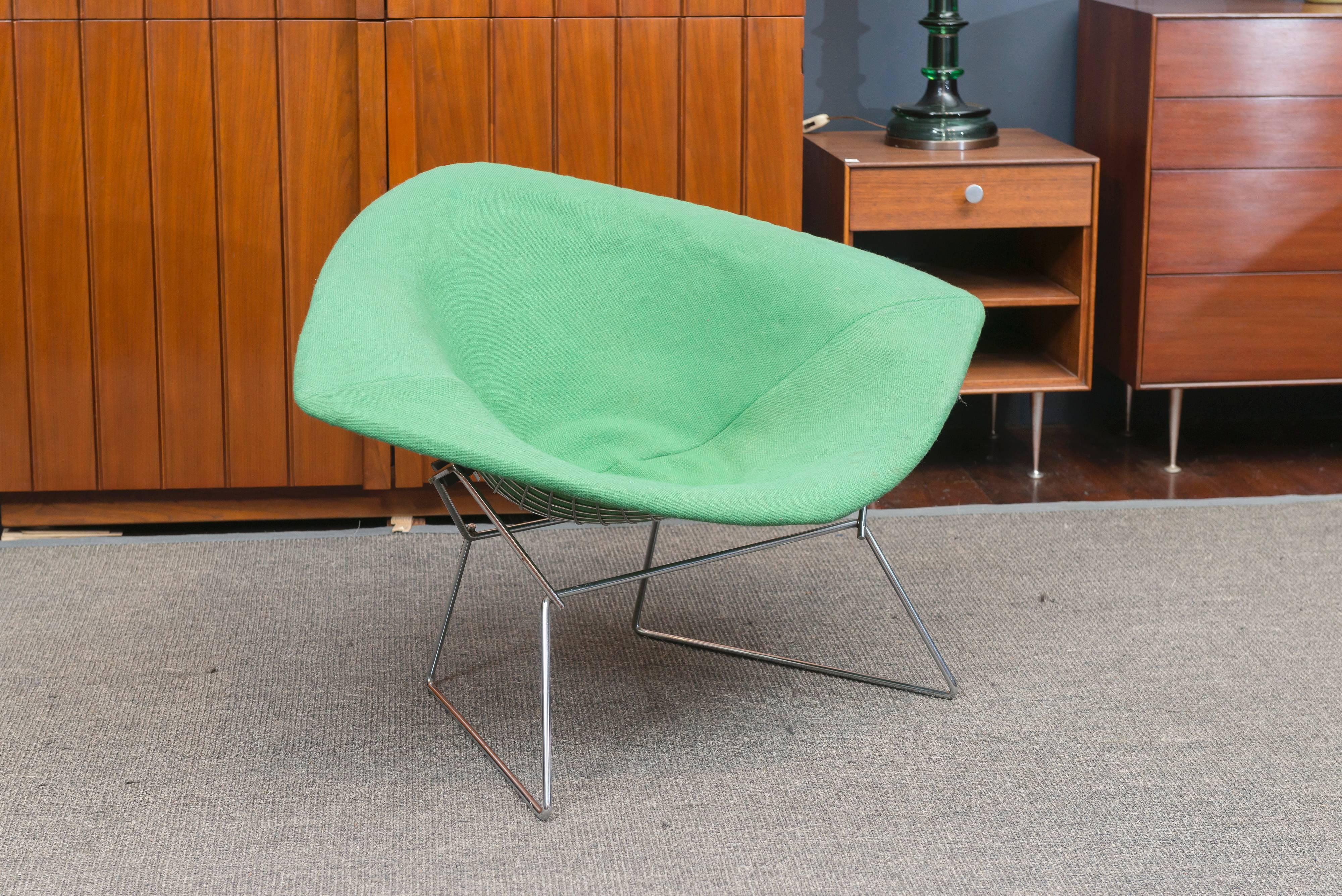 Large chrome diamond chair designed by Harry Bertoia for Knoll, U.S.A. Excellent condition chrome and rubber shocks, original hop sack pad has some light spotting.