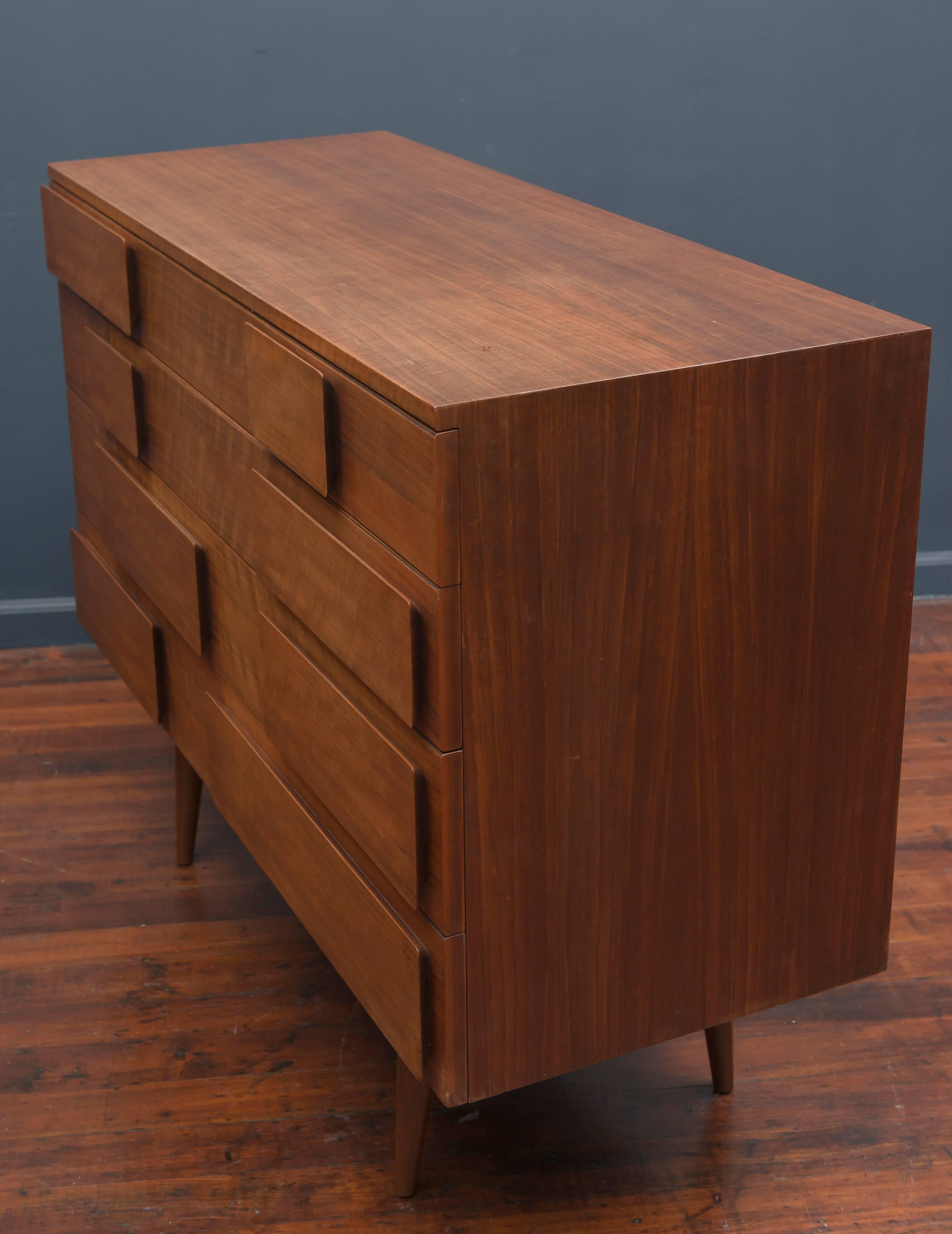 Gio Ponti Walnut Commode for Singer & Sons In Good Condition For Sale In San Francisco, CA