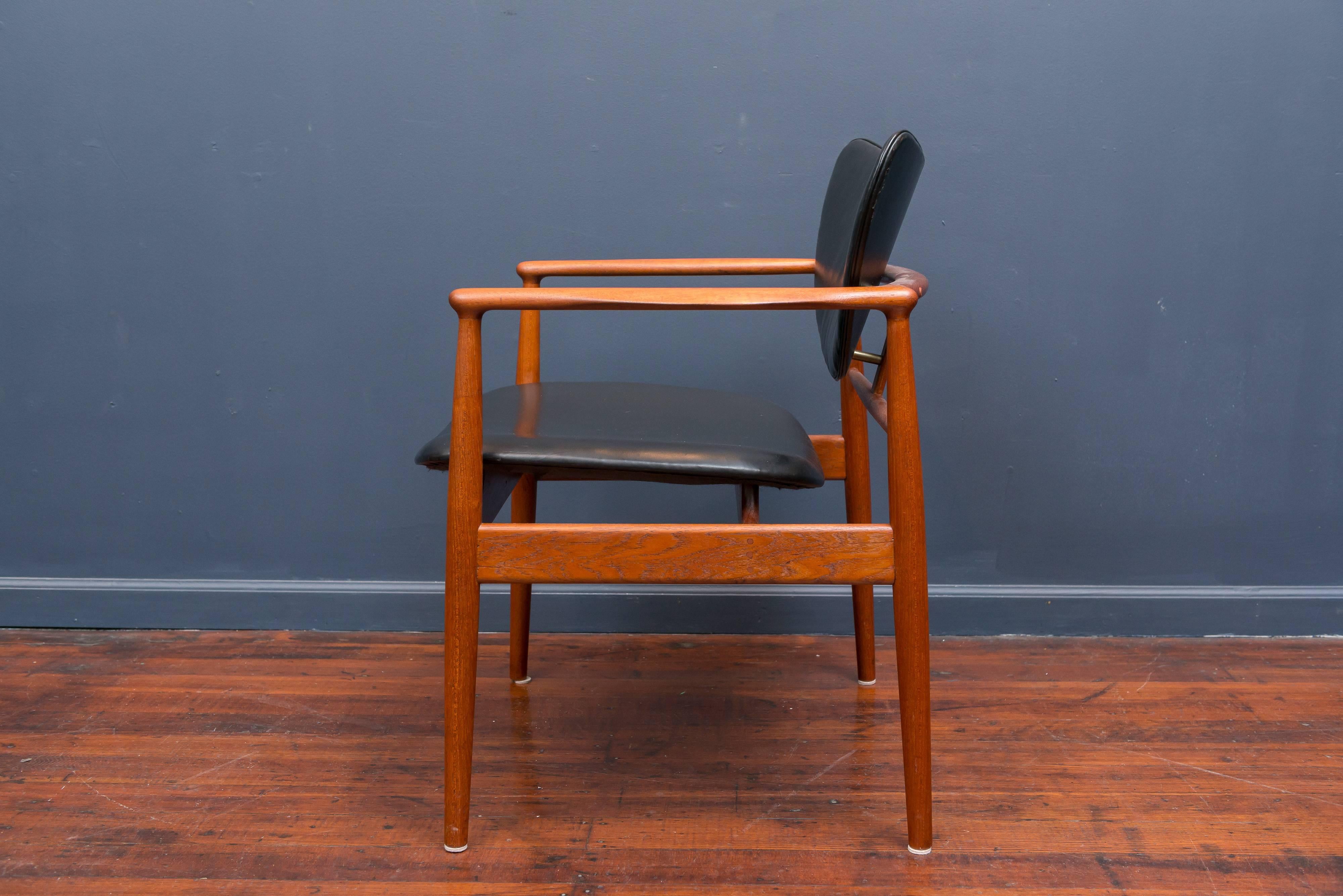 Scandinavian Modern Finn Juhl NV 48 Chair for Niels Vodder For Sale