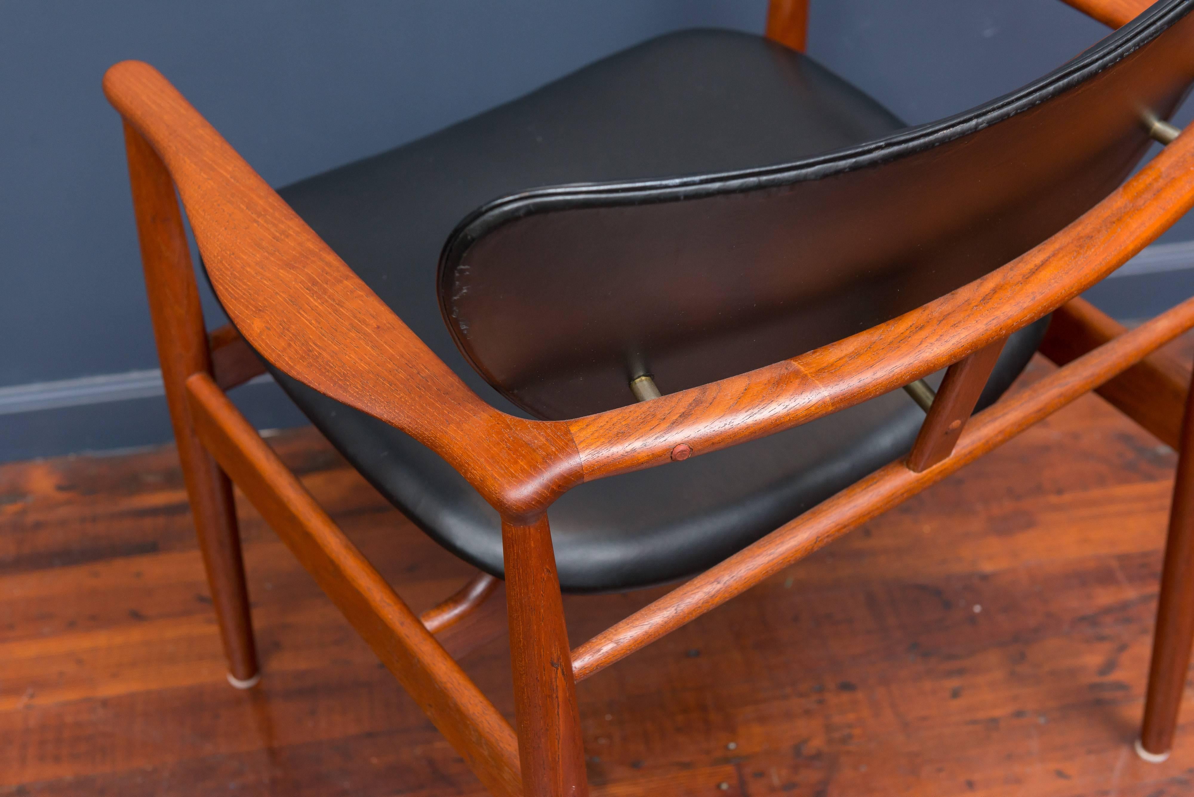 Finn Juhl NV 48 Chair for Niels Vodder In Good Condition For Sale In San Francisco, CA