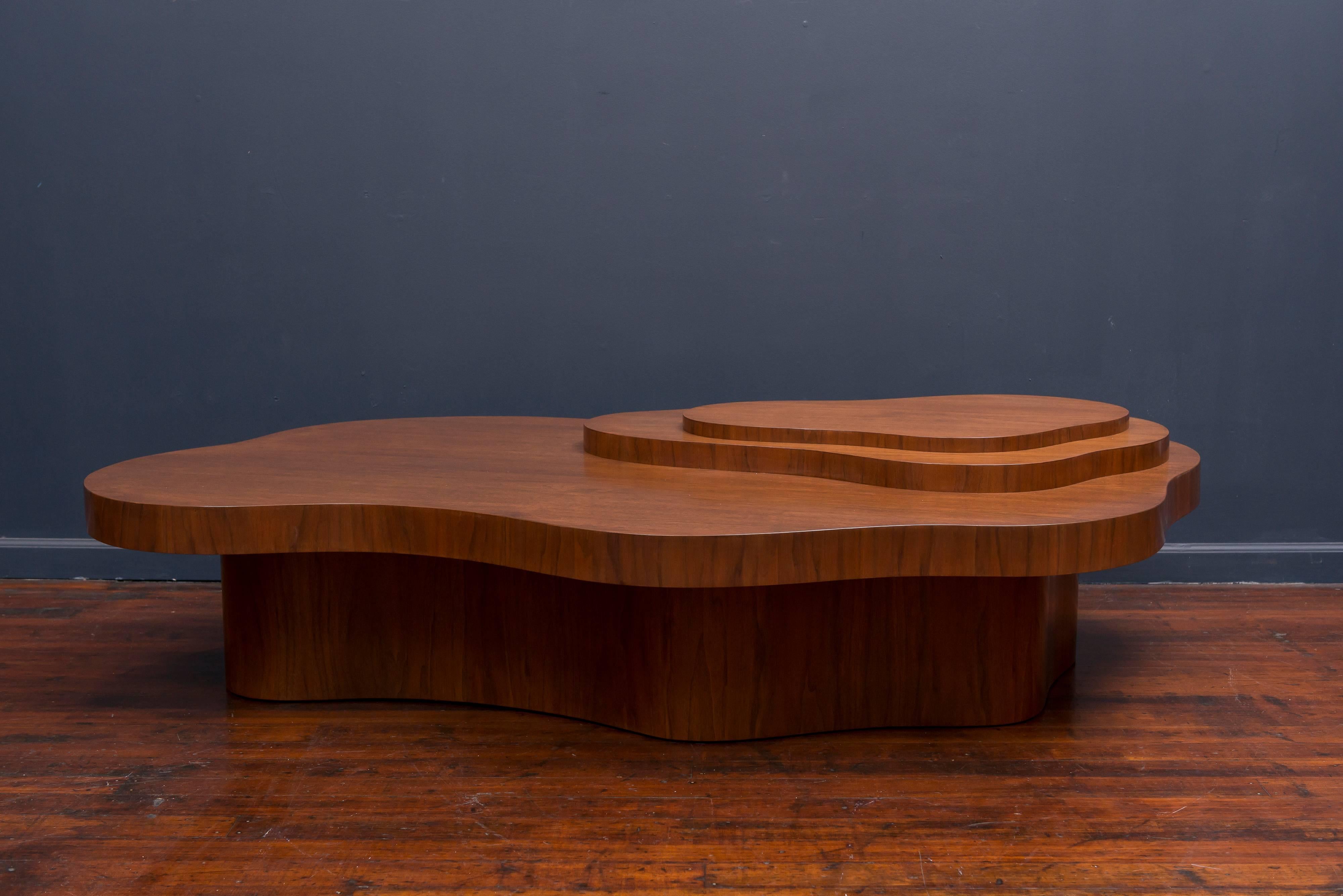 Mid Century walnut Mesa coffee table. Perfectly refinished in its original color and finish.

Provenance: Purchased directly from the original family in its original condition, photo's upon request.
