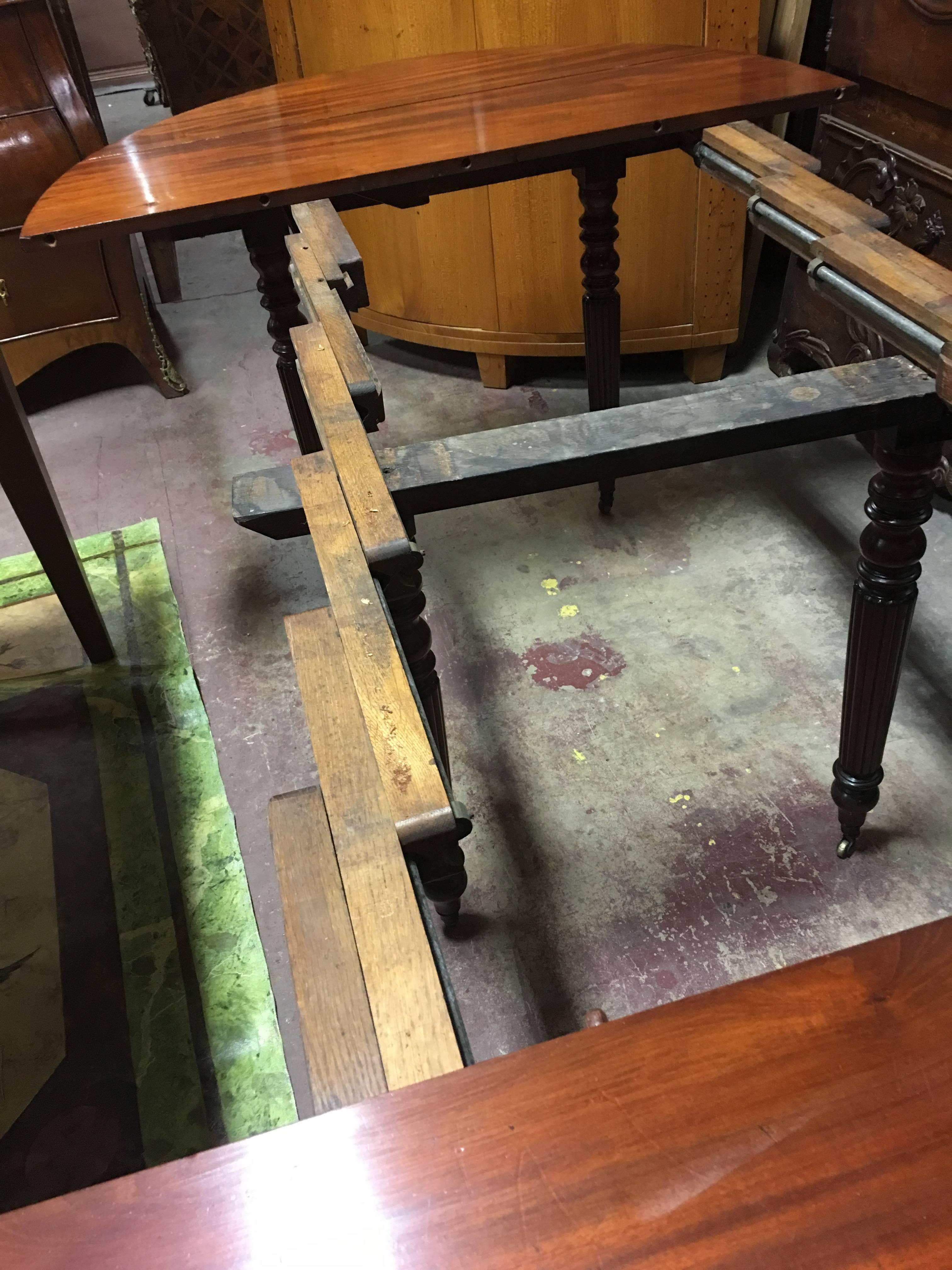 Mid-19th Century French Mahogany Drop Leaf Extending Dining Table 5