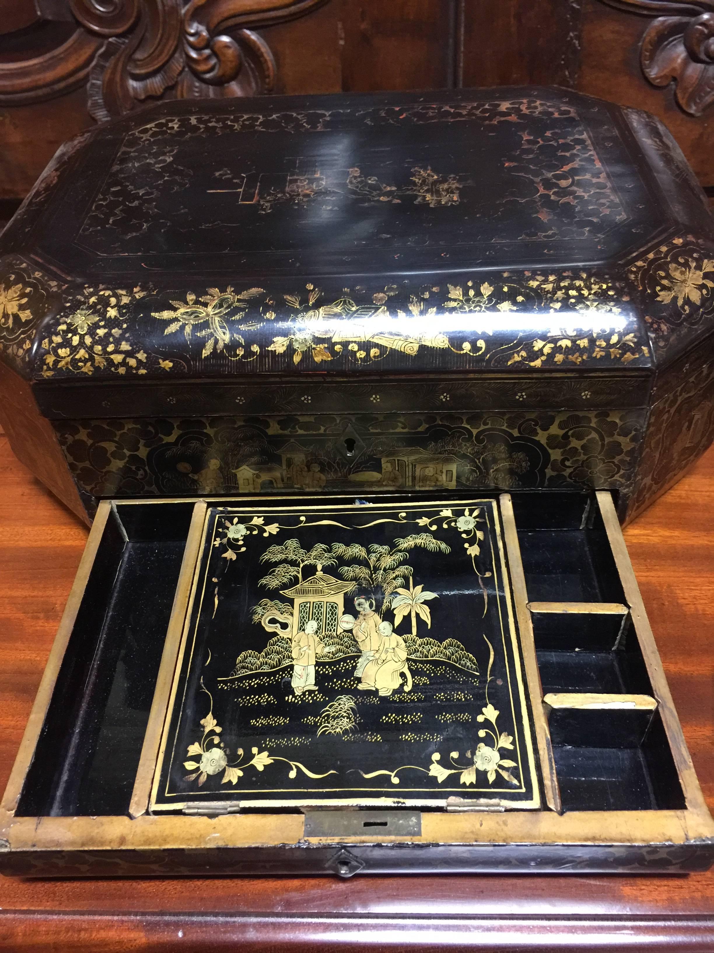 Sewing Box 19th Century Lacquered French In Excellent Condition In San Francisco, CA