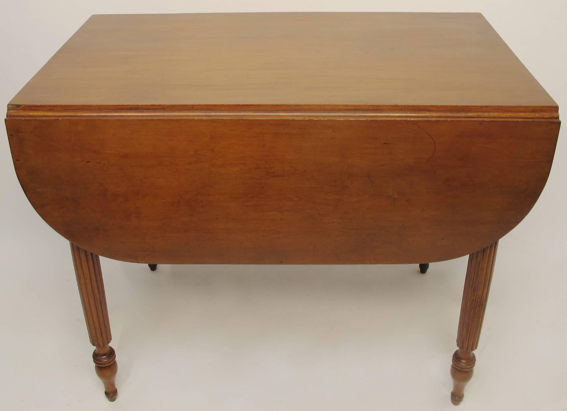 Polished 19th Century William IV Mahogany Pembroke Table
