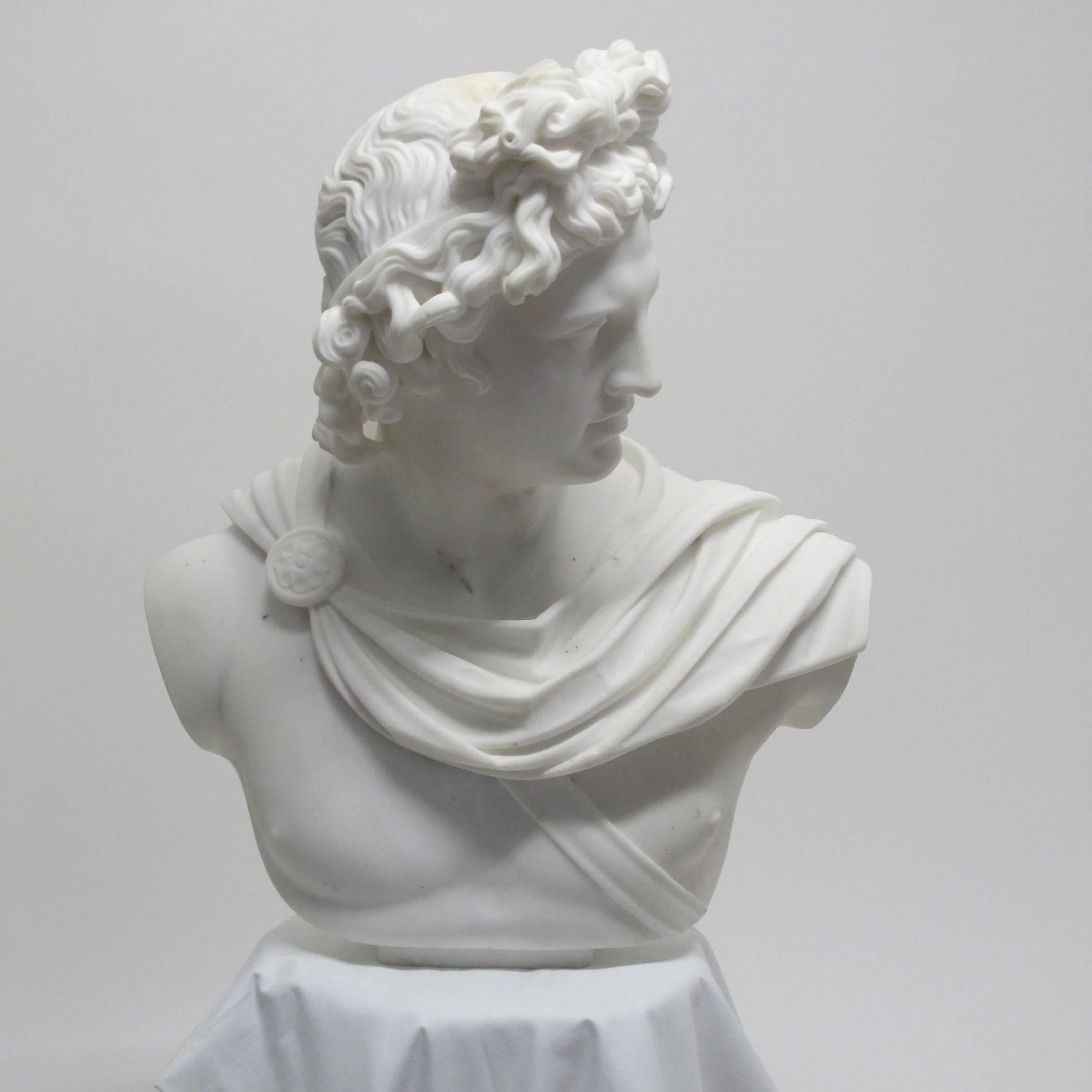XIXe siècle Buste en marbre grandeur nature d'Apollo en vente