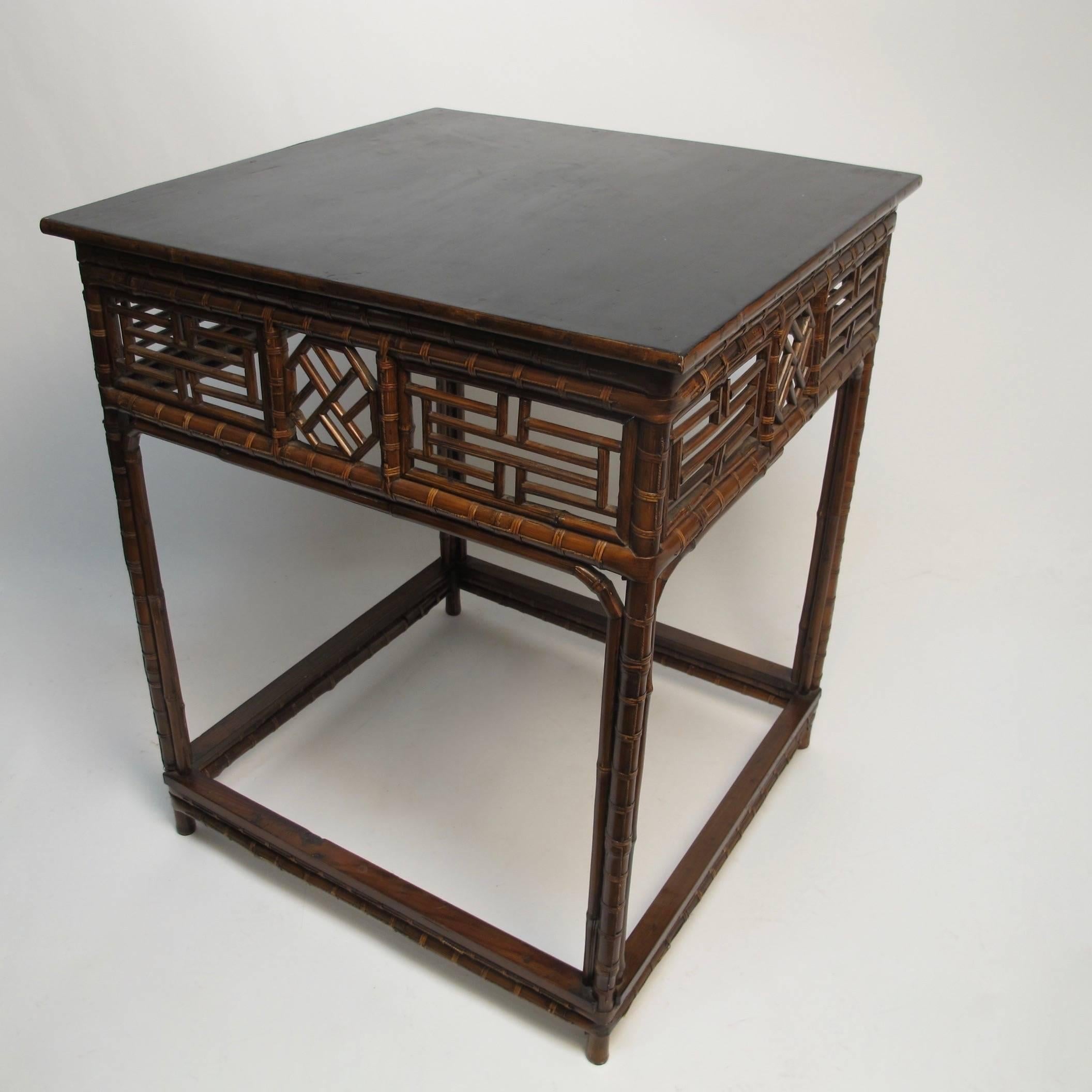Ancienne table chinoise en bambou de style chinois vers 1880 en vente 1