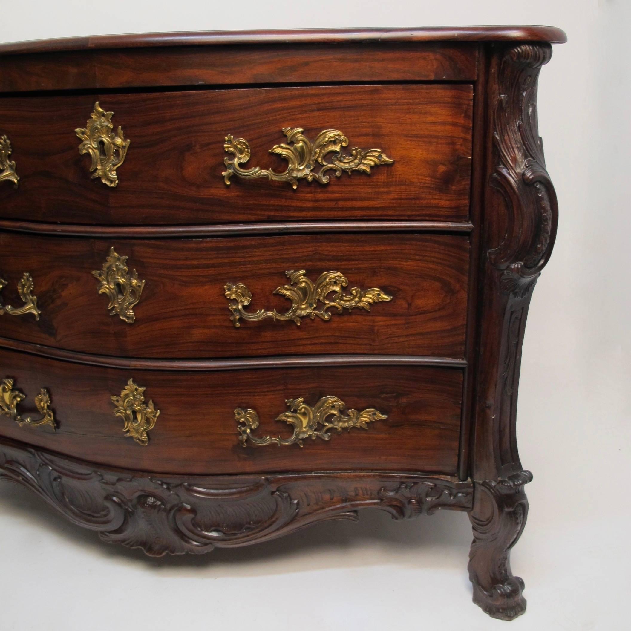 18th Century Early 19th Century Portuguese Rosewood Commode, Chest of Drawers For Sale