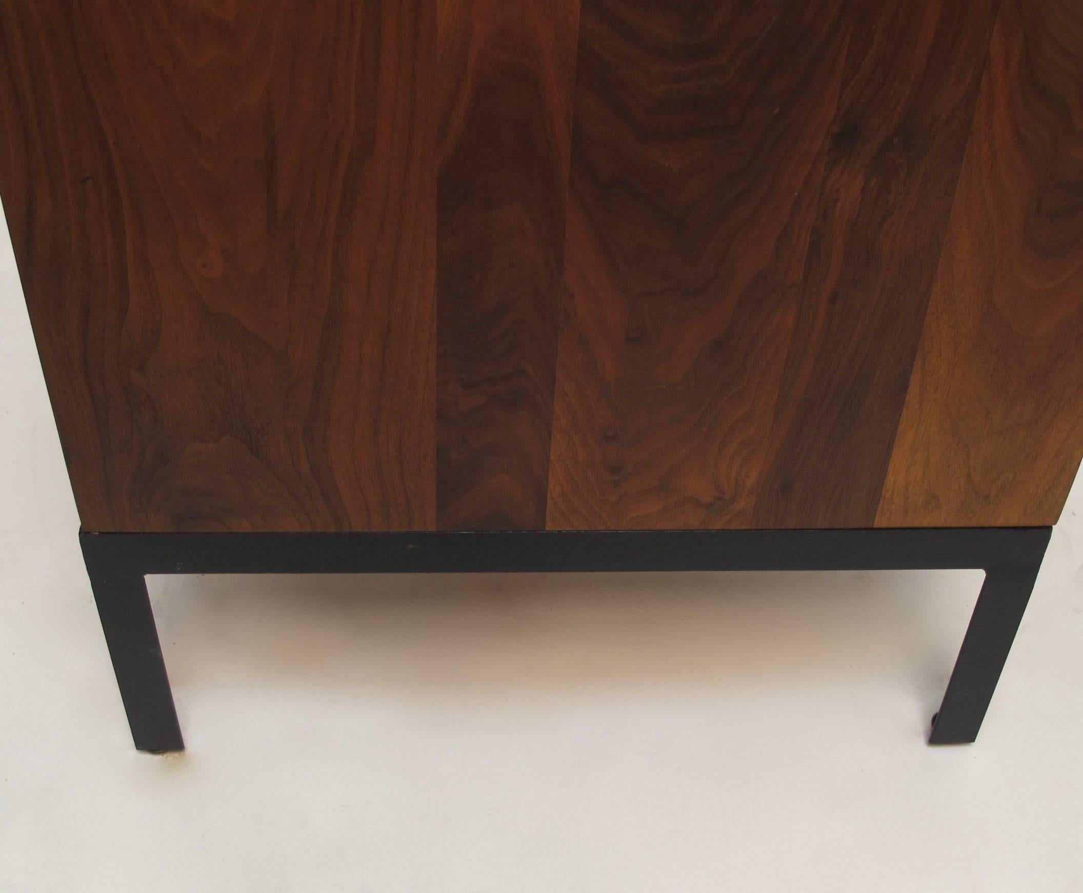 med-century modern Walnut , low Bedside Table Chest In Excellent Condition In San Francisco, CA