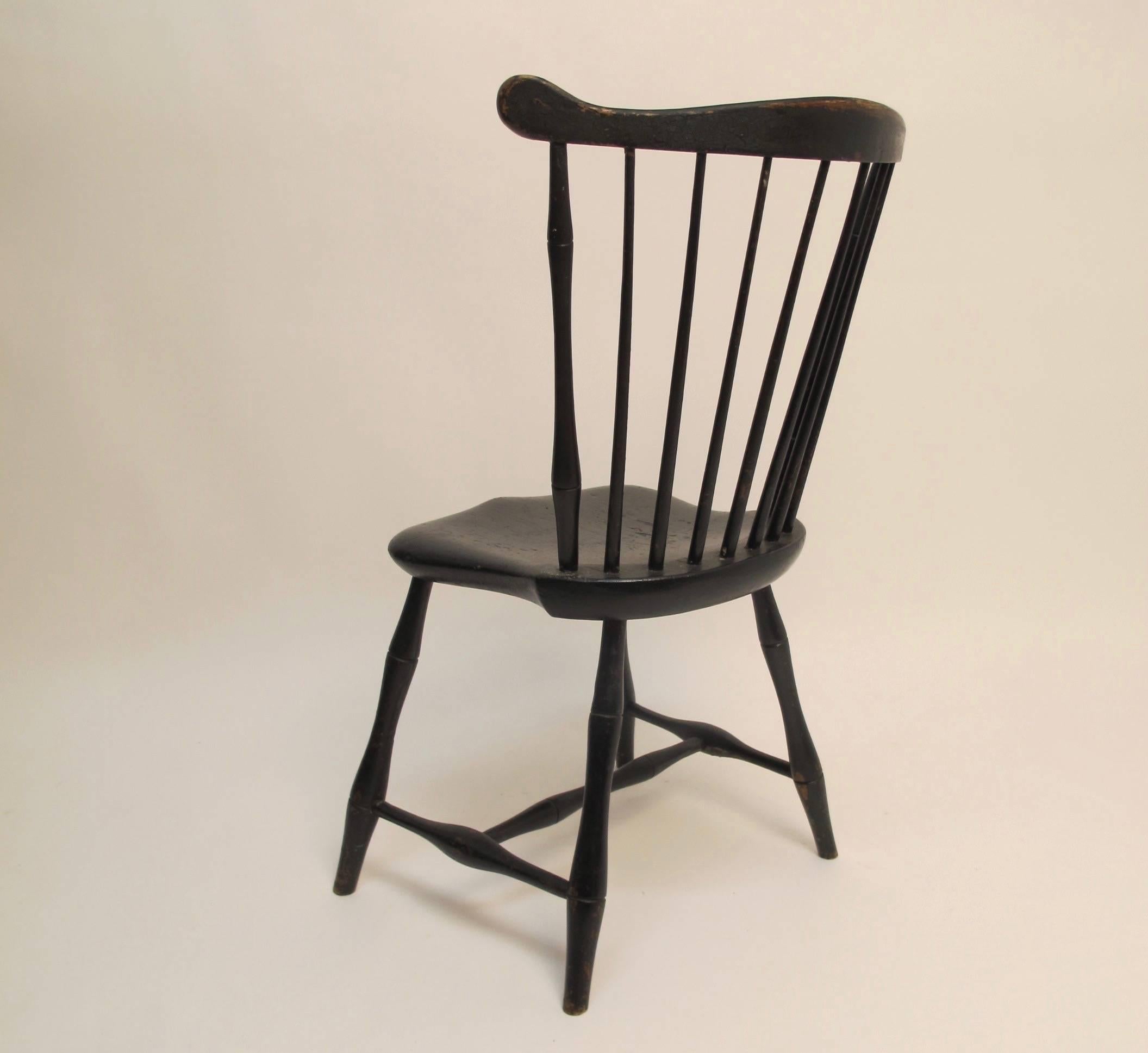 Early American Windsor Side Chair In Excellent Condition In San Francisco, CA