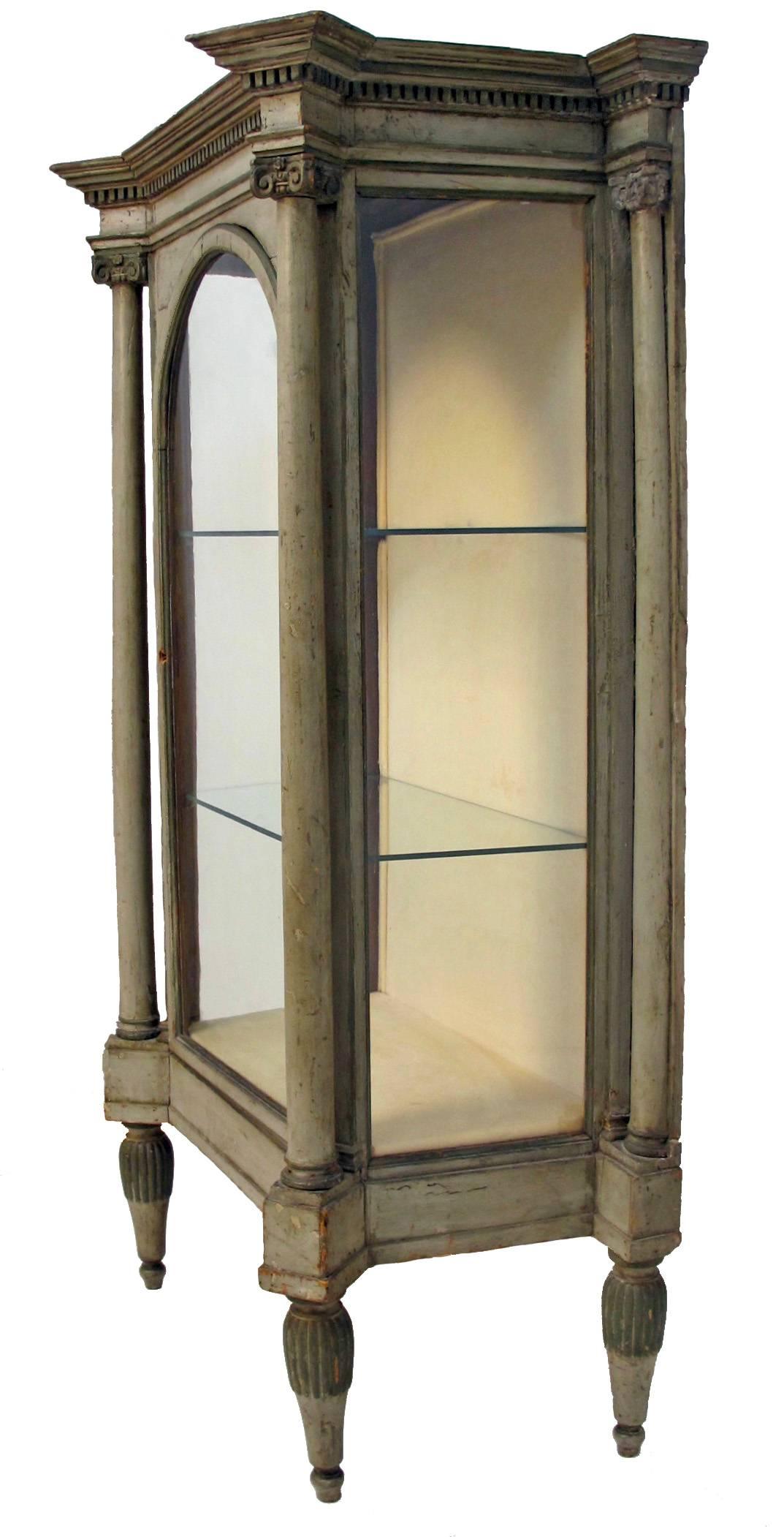Painted Neoclassical Display Case Swedish In Excellent Condition In San Francisco, CA