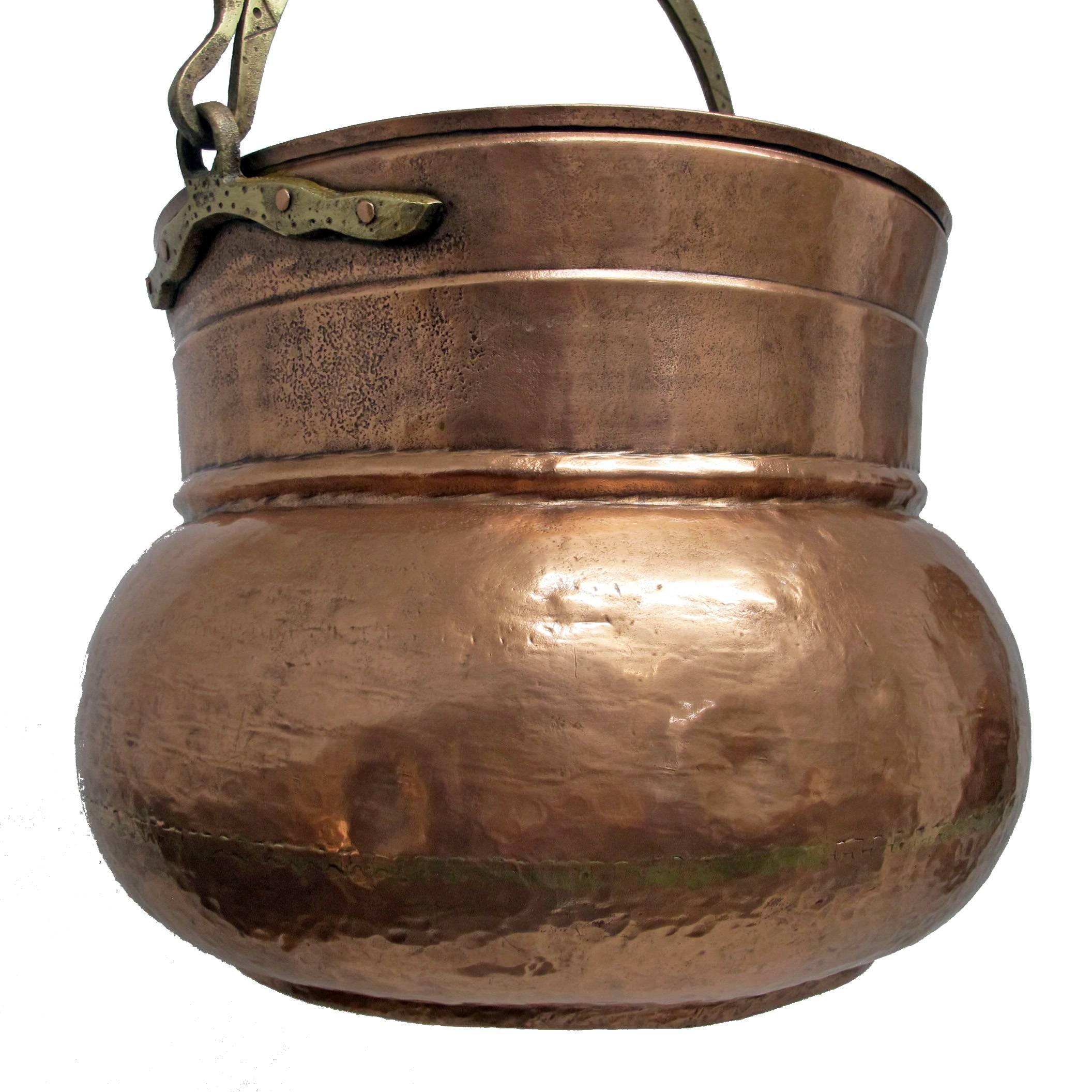 Large 19th Century Copper Pot Bucket In Good Condition In San Francisco, CA