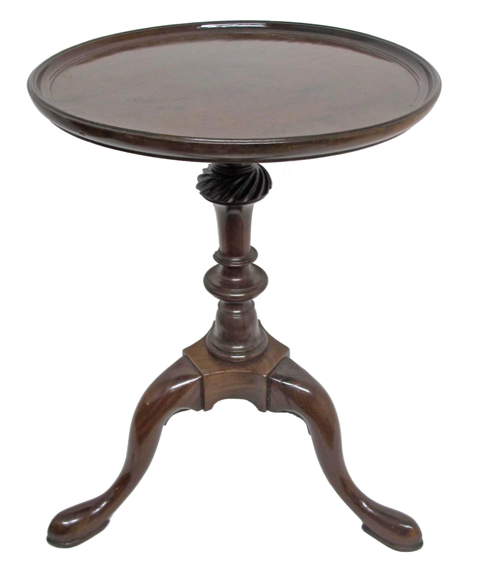 George II period mahogany wine tasting table. Table has one old professional repair to one leg, England, mid-late 18th century.
