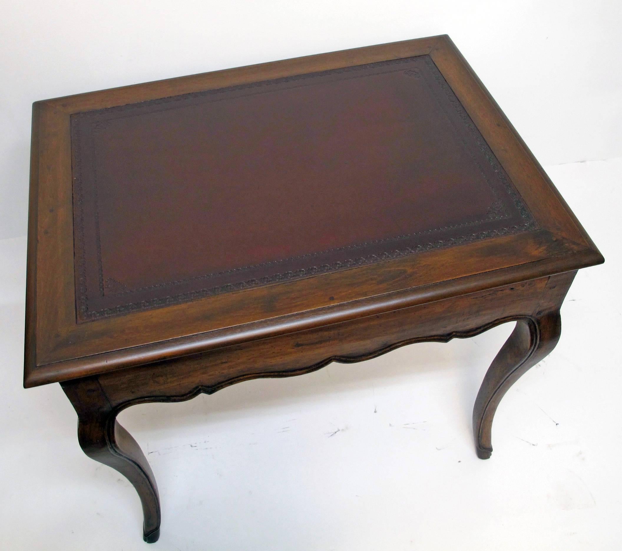 18th Century and Earlier 18th Century French Louis XVI Walnut Writing Table or Desk, Circa 1780 For Sale