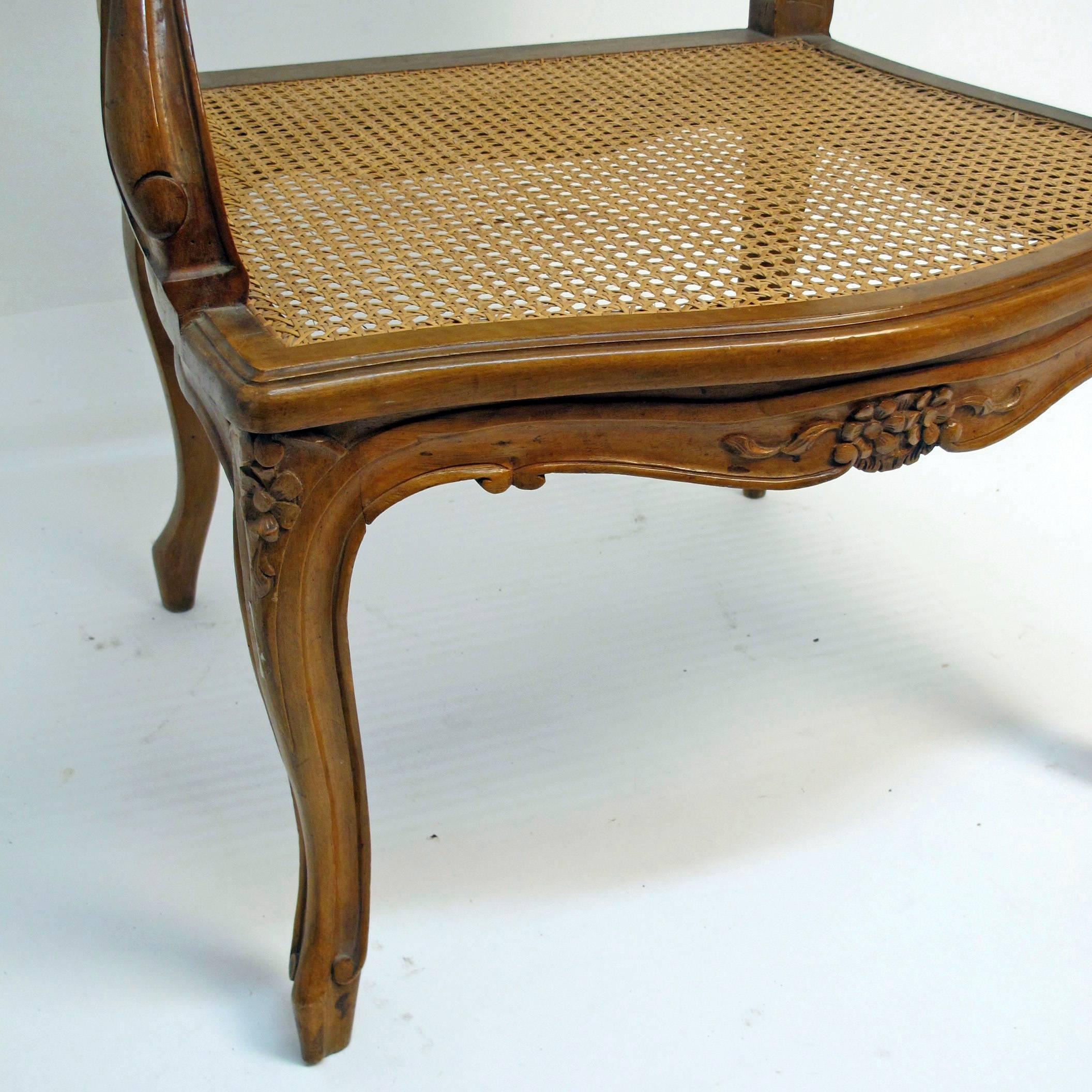 French Louis XV Style Fauteuil Armchair In Good Condition In San Francisco, CA