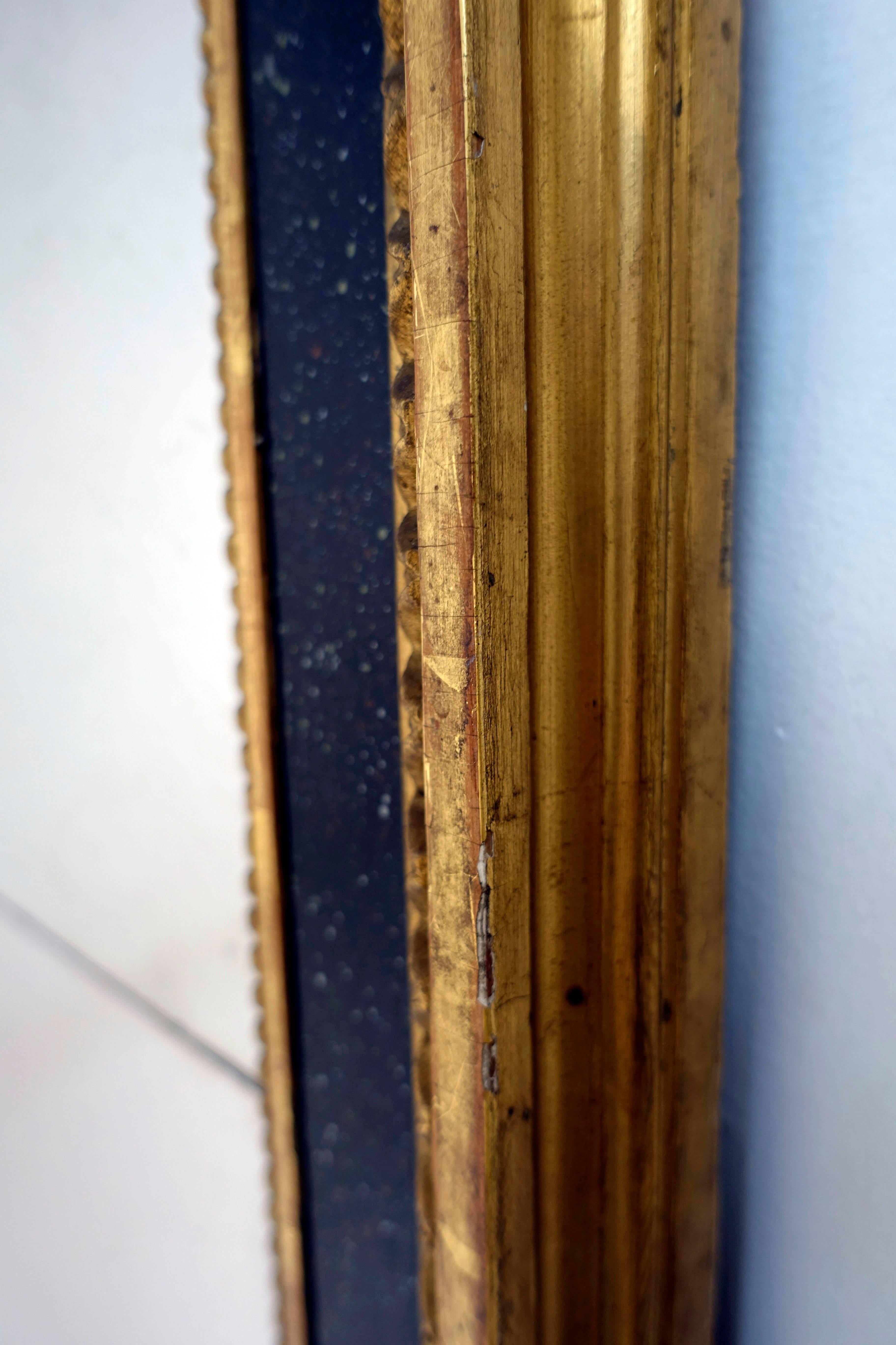 Neoklassizistischer französischer Spiegel aus Giltwood und Eglomise (Geschnitzt) im Angebot
