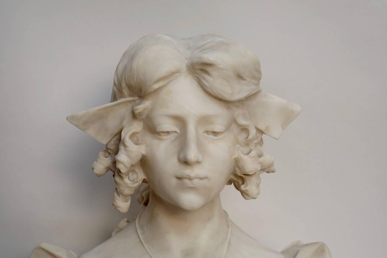 Grand Tour Carrara alabaster bust of Dante's Beatrice, Italian, 19th Century In Excellent Condition In San Francisco, CA