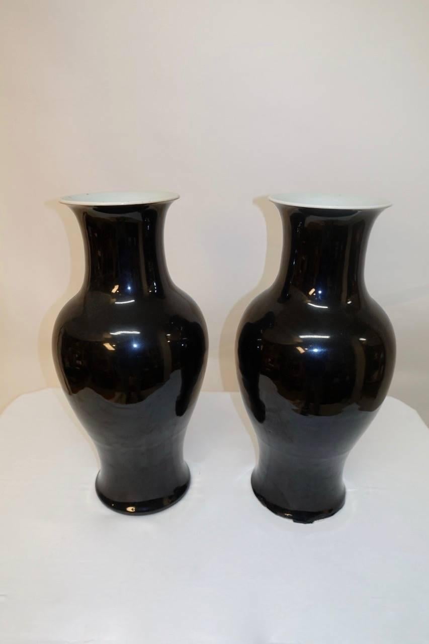 chinese vase black