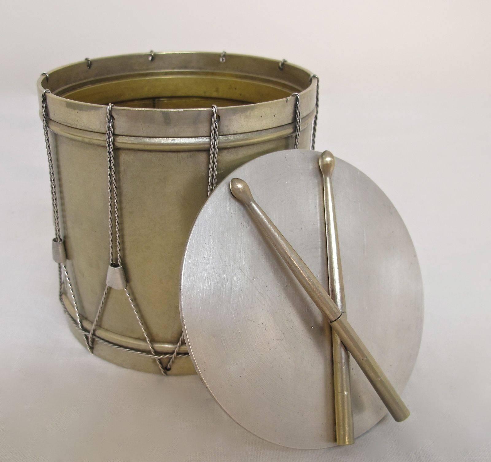Boîte à tambour en forme de tambour en argent doré, 19ème siècle en vente 2