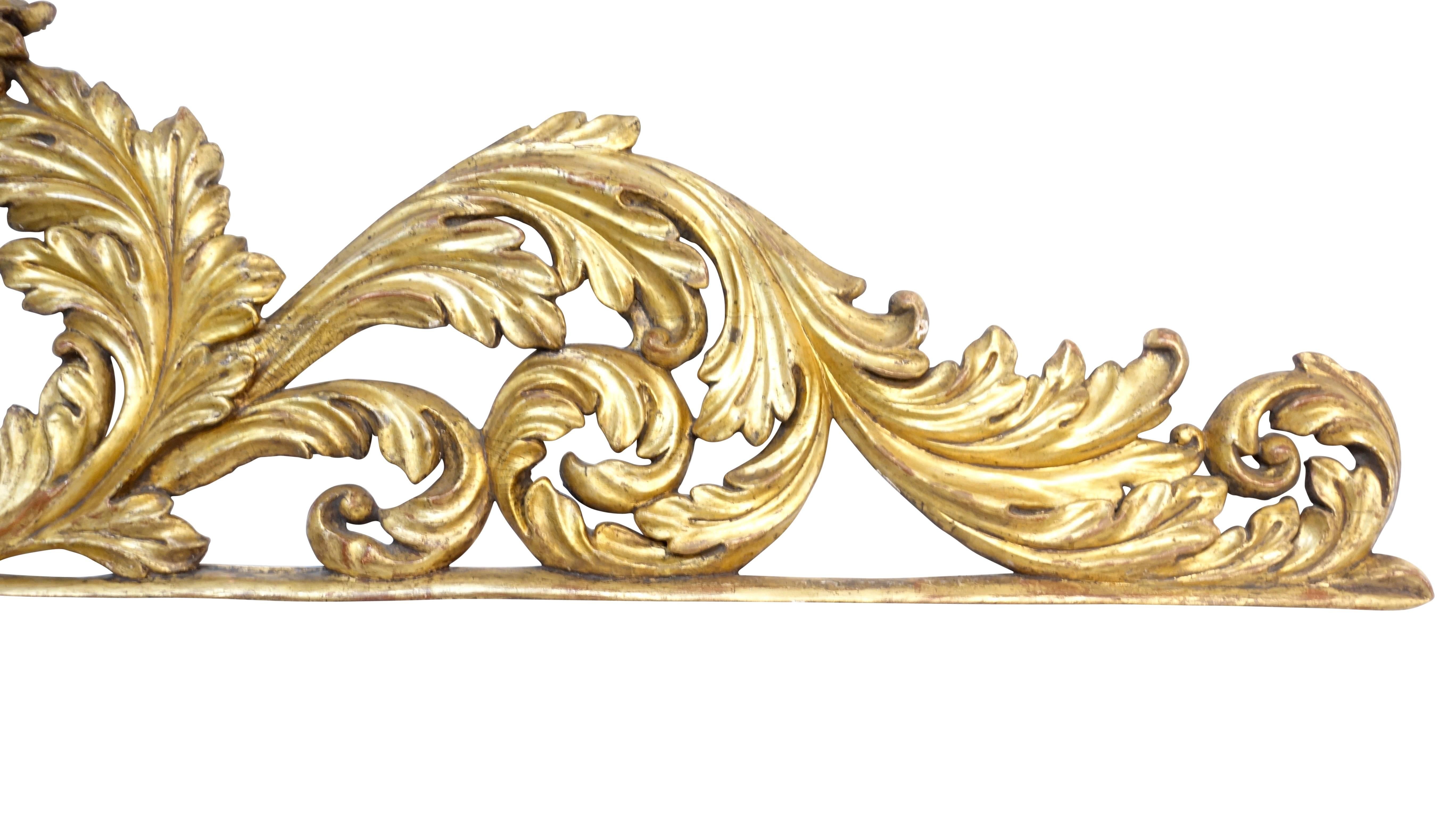 Gilt and Carved Wood overdoor, French, or Italian 18th Century In Excellent Condition In San Francisco, CA