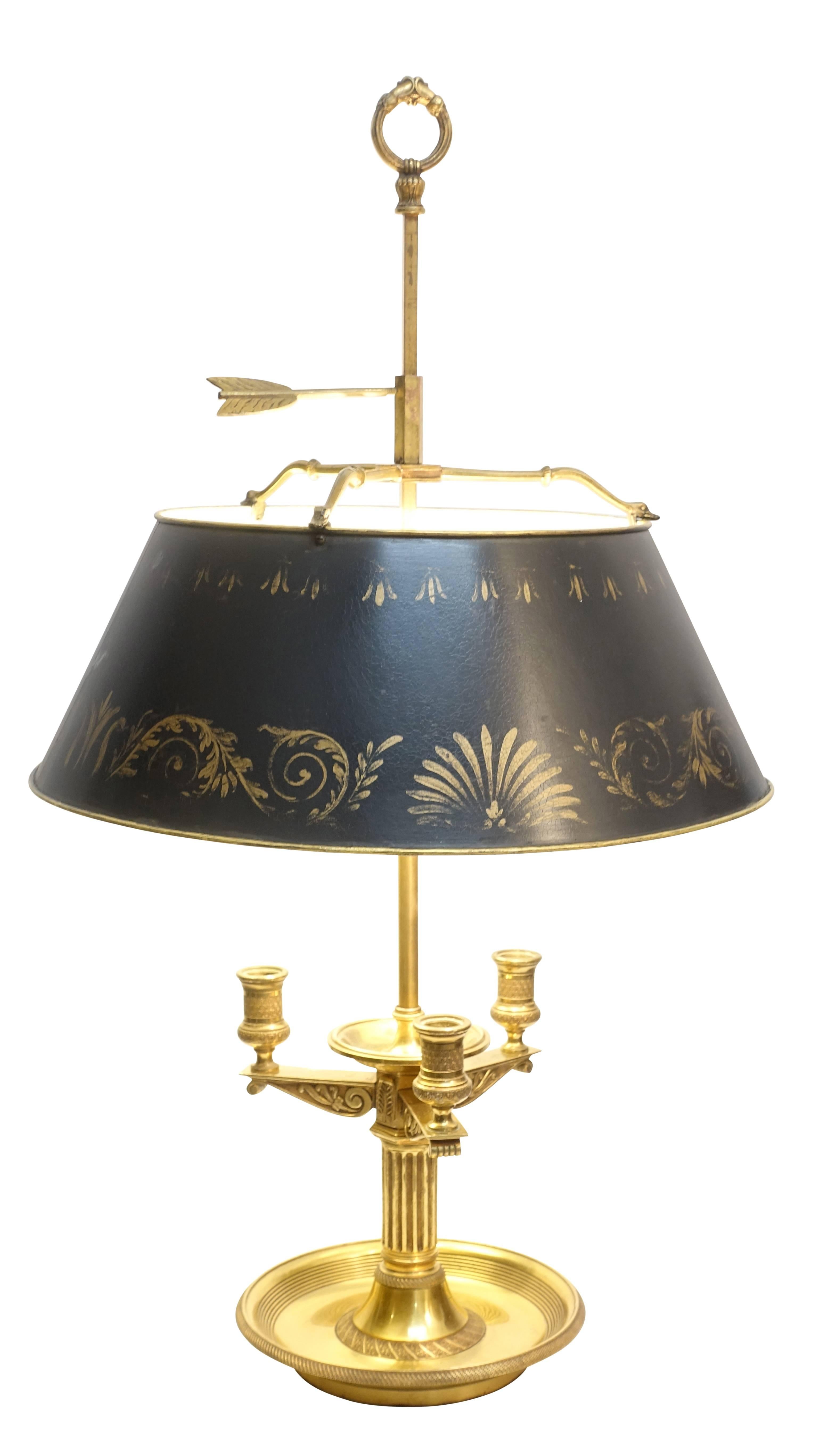French Empire Style Brass Bouillotte Lamp with Black and Gilt Tole Shade For Sale 2