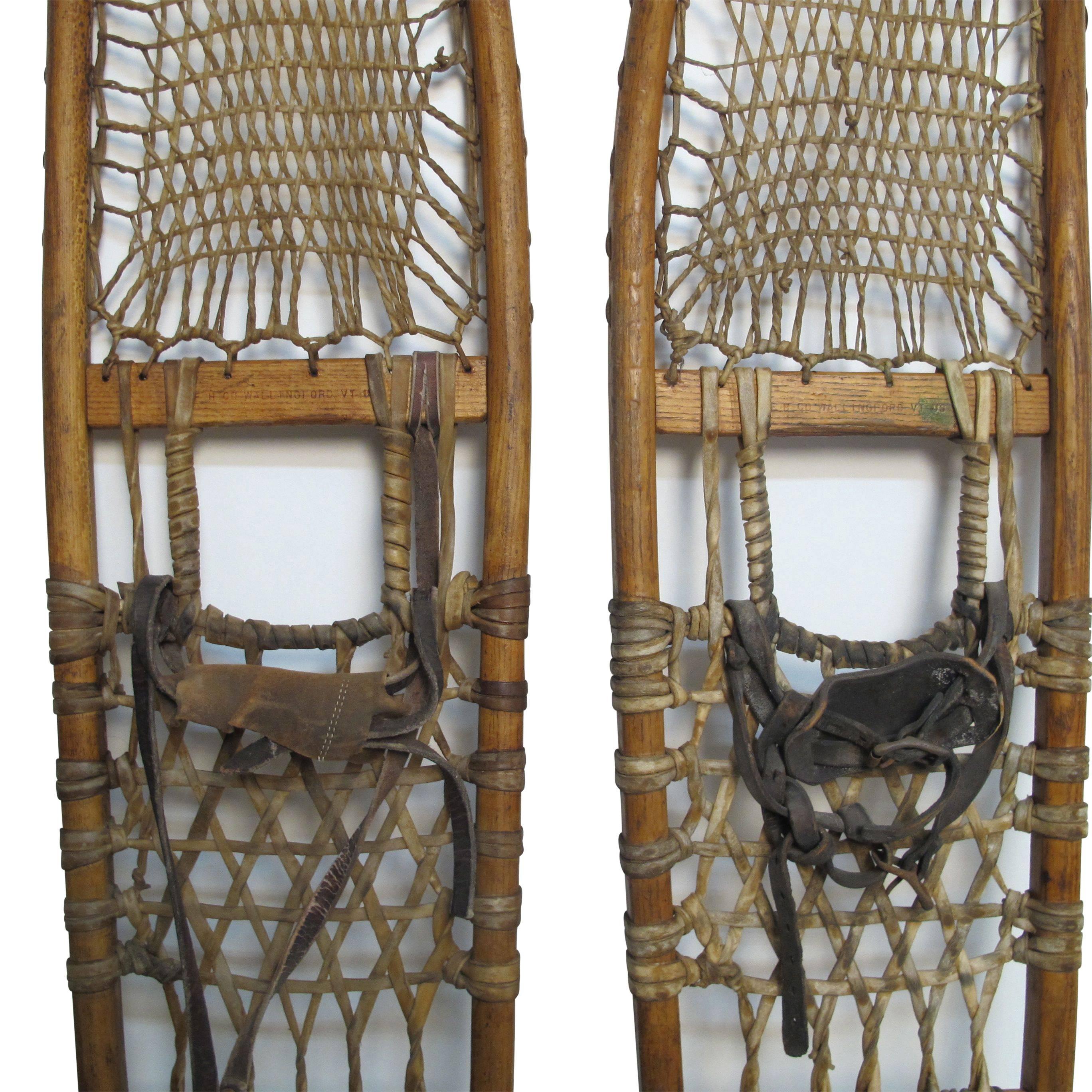Pair of Antique Snowshoes, American, circa 1930 In Good Condition In San Francisco, CA