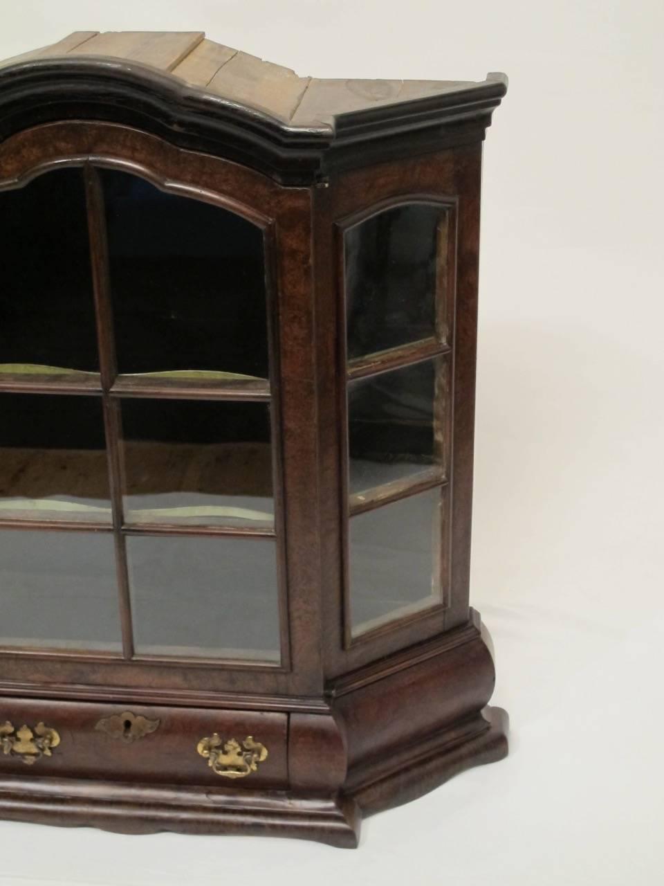19th Century Dutch Miniature Walnut Cabinet Vitrine For Sale 4