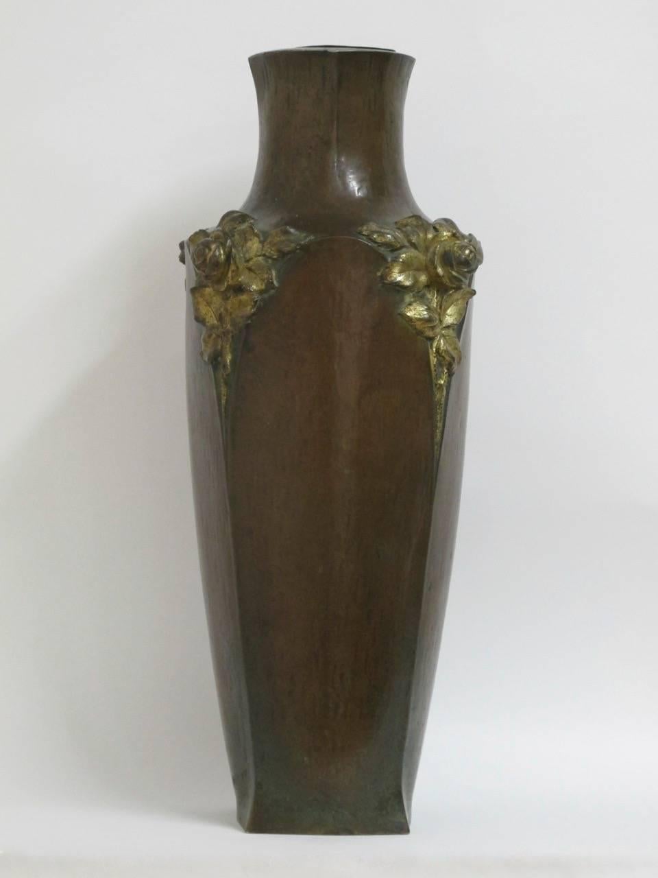 Lovely Art Nouveau period bronze vase by listed French artist Albert Marionnet, mostly known for his sculptures (b.1852 - d.1910).