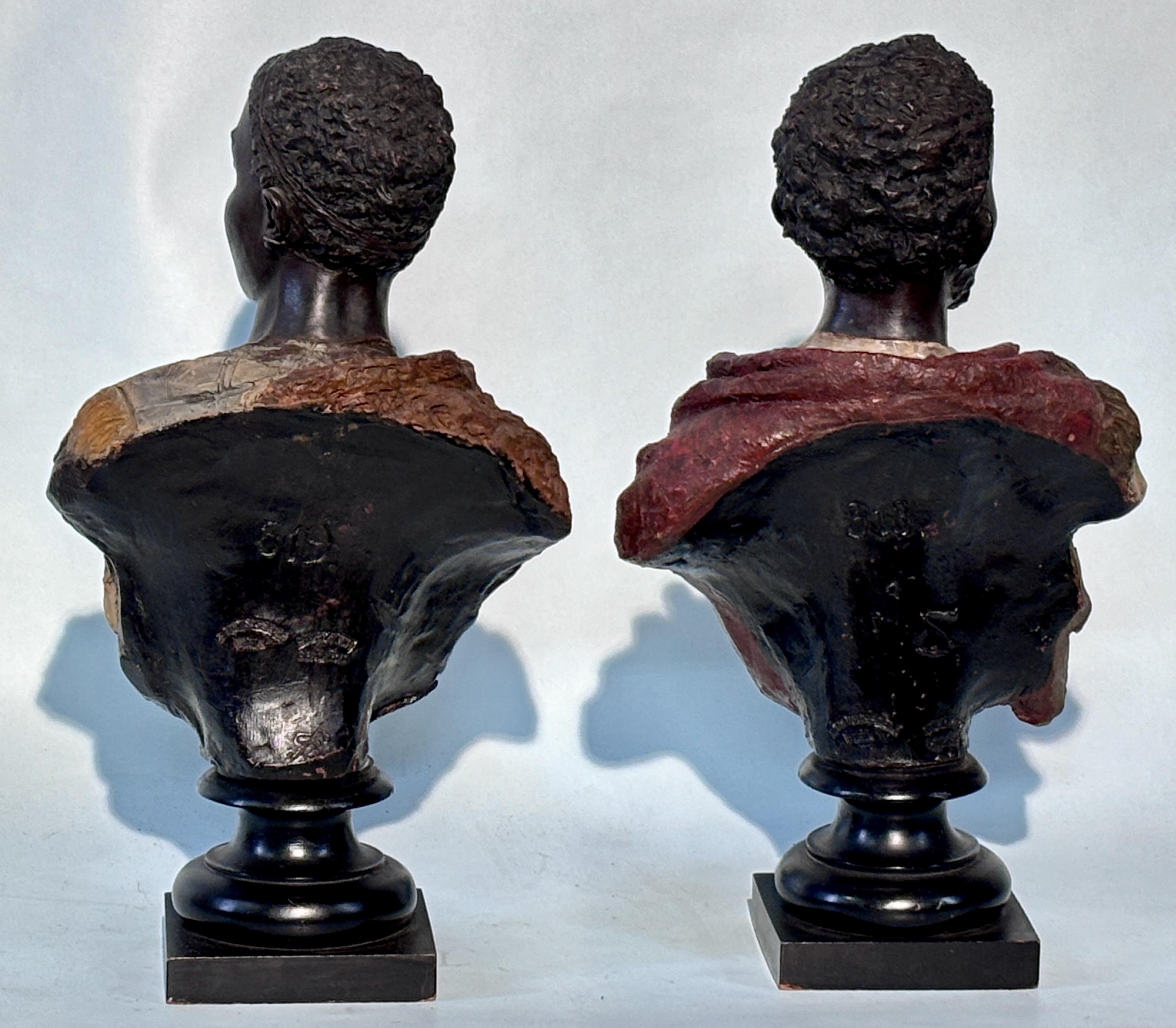 Paar polychrome Terrakotta-Büsten von Friedrich Goldscheider aus dem späten 19. (19. Jahrhundert) im Angebot