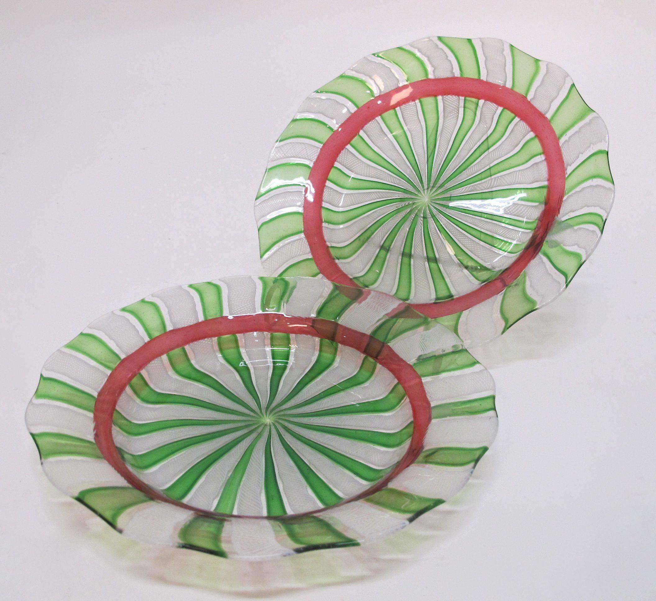 Pair of Italian Venetian Murano Glass Luncheon Plates In Excellent Condition In San Francisco, CA