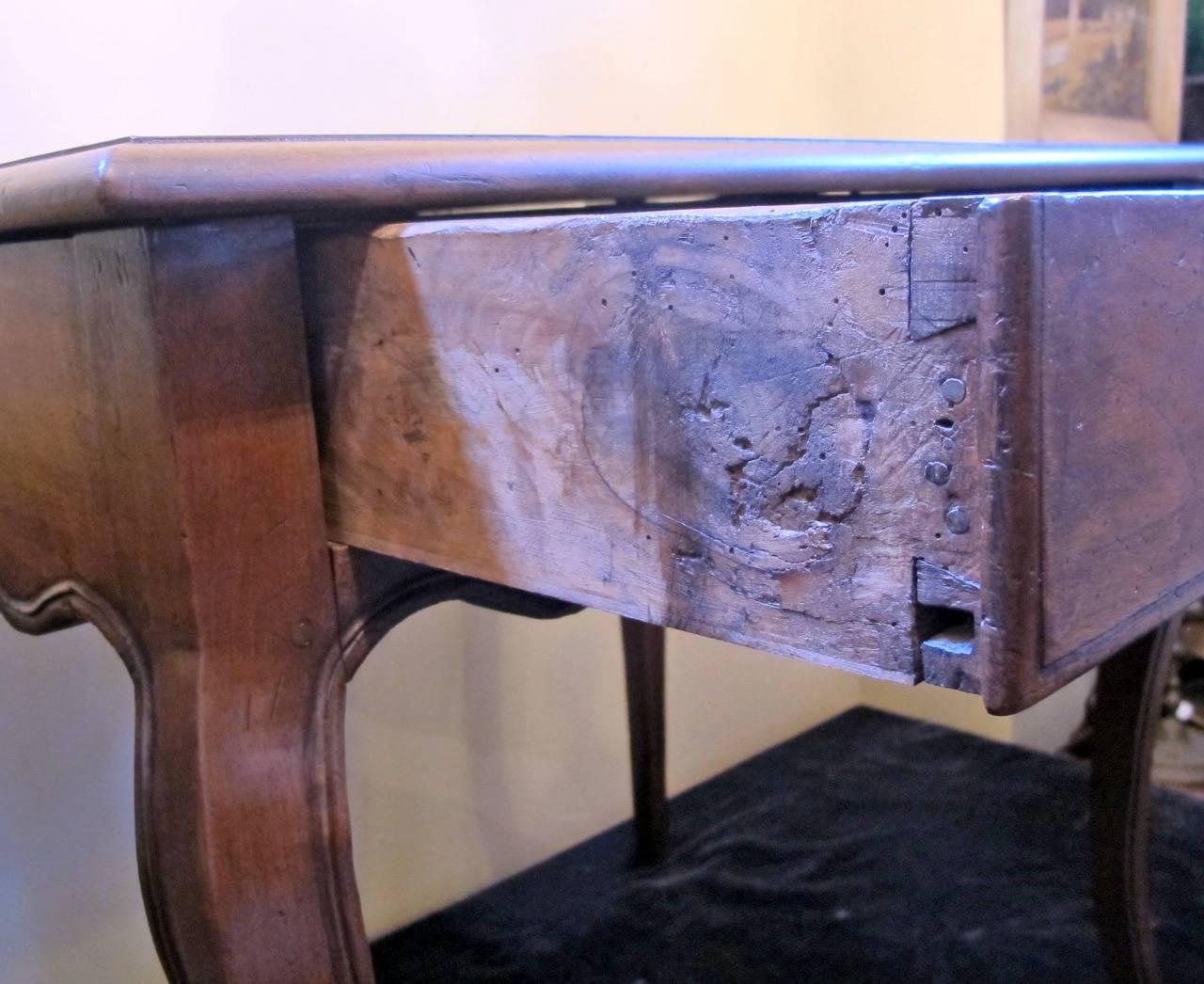 18th Century French Louis XVI Walnut Writing Table or Desk, Circa 1780 For Sale 2