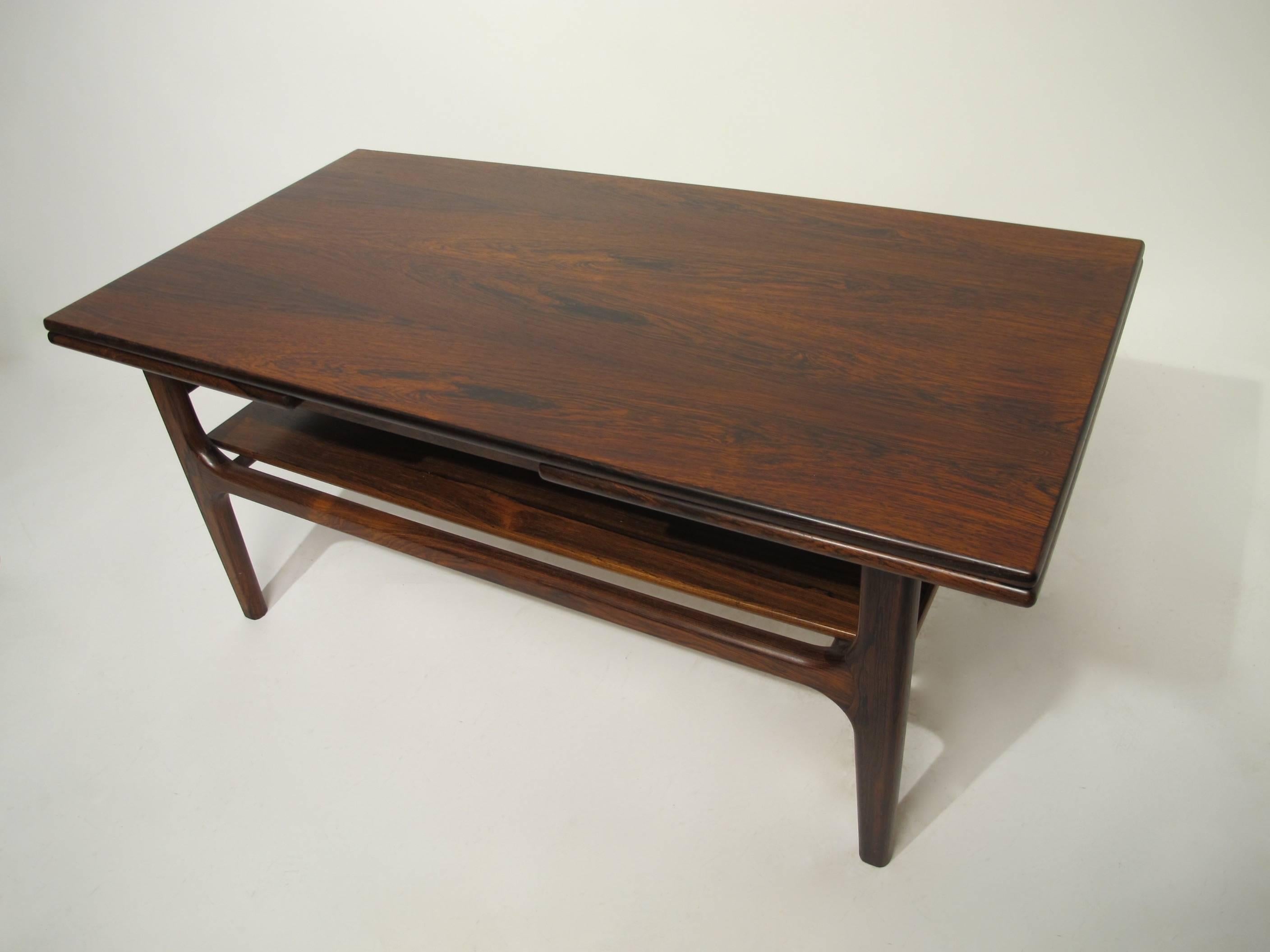 Danish Mid-Century Modern Rosewood Coffee Table In Excellent Condition In San Francisco, CA