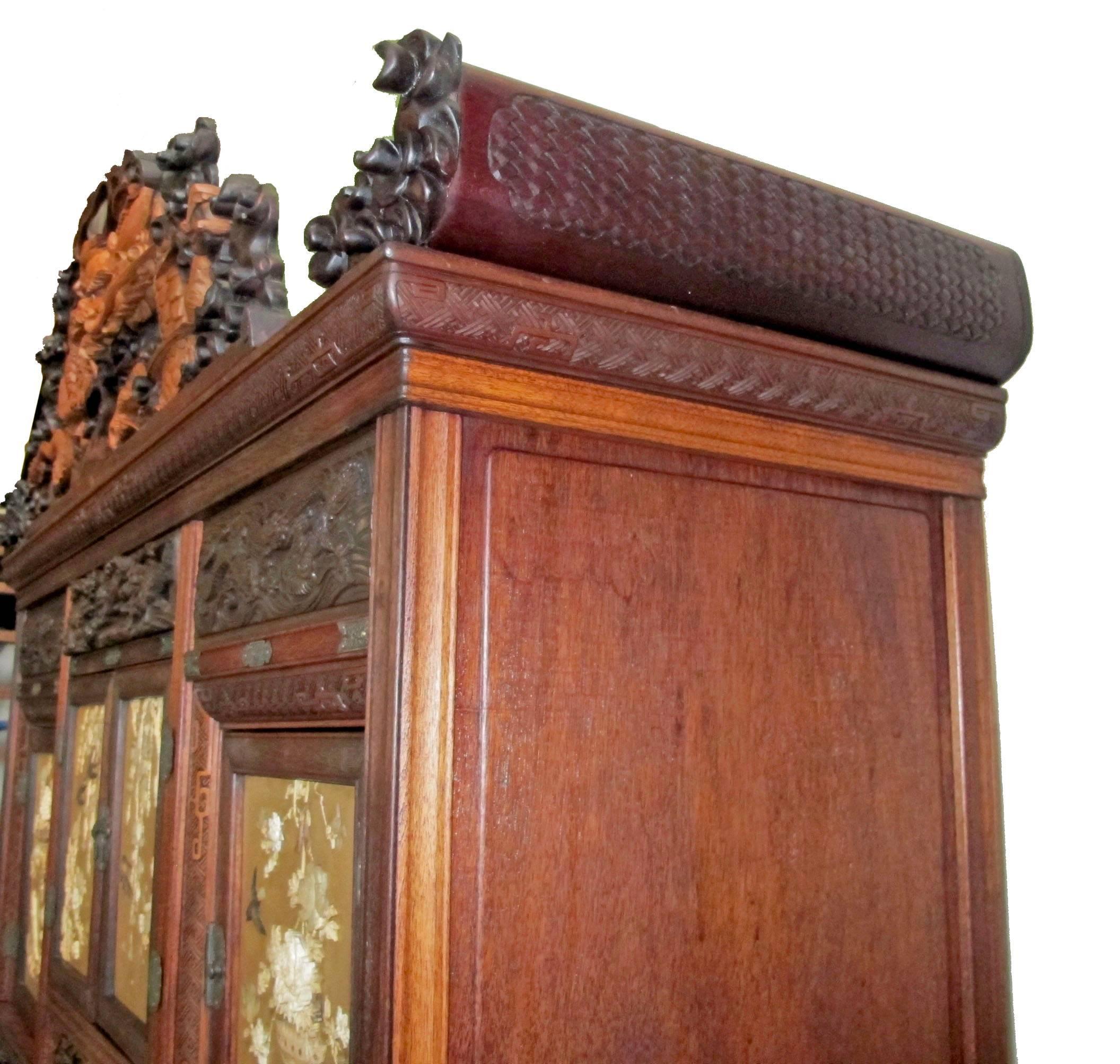 Japanese Carved and Lacquered Shibayama Cabinet, Meiji Period  For Sale 2