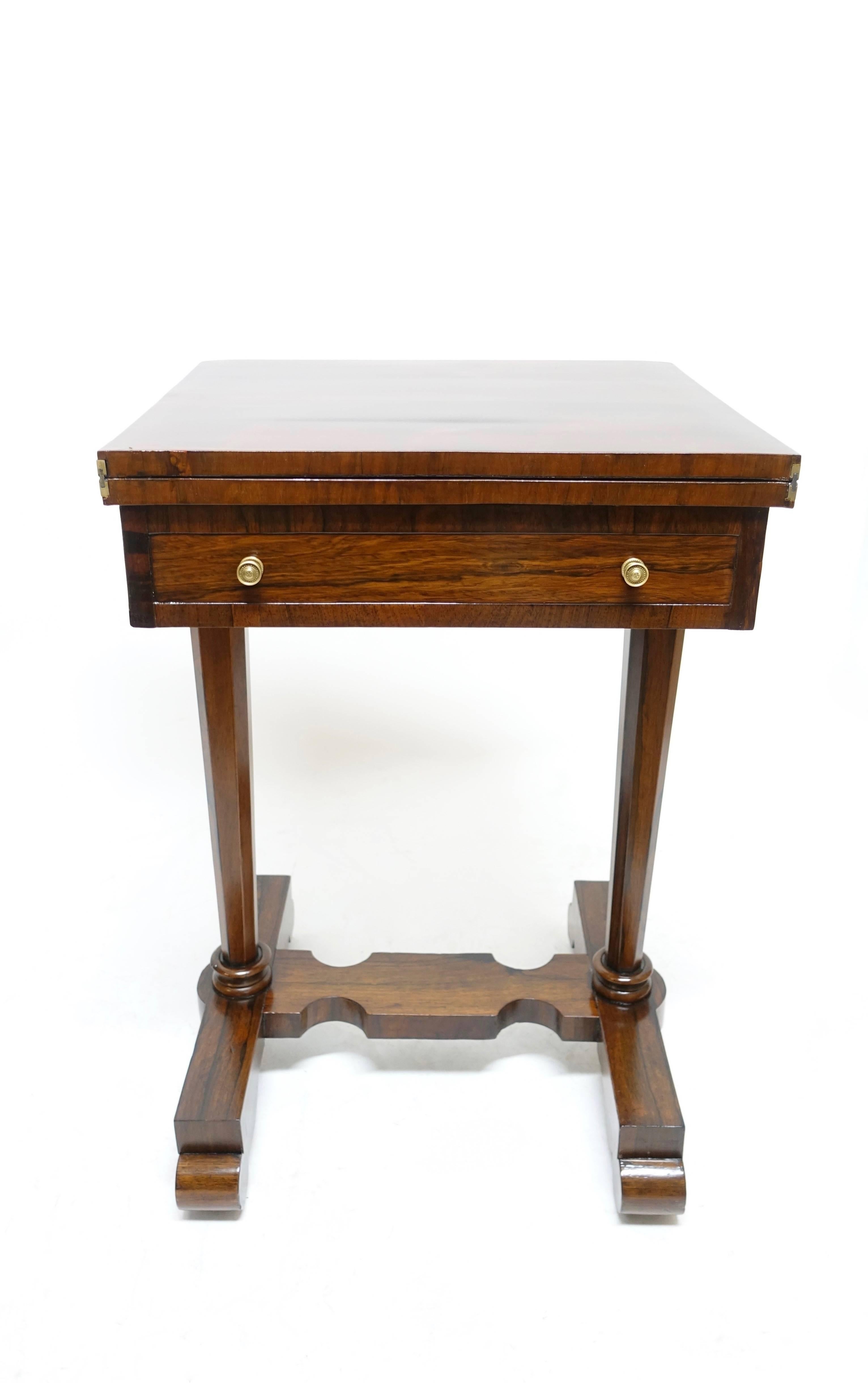 English Regency Rosewood and Leather Game Table In Excellent Condition In San Francisco, CA