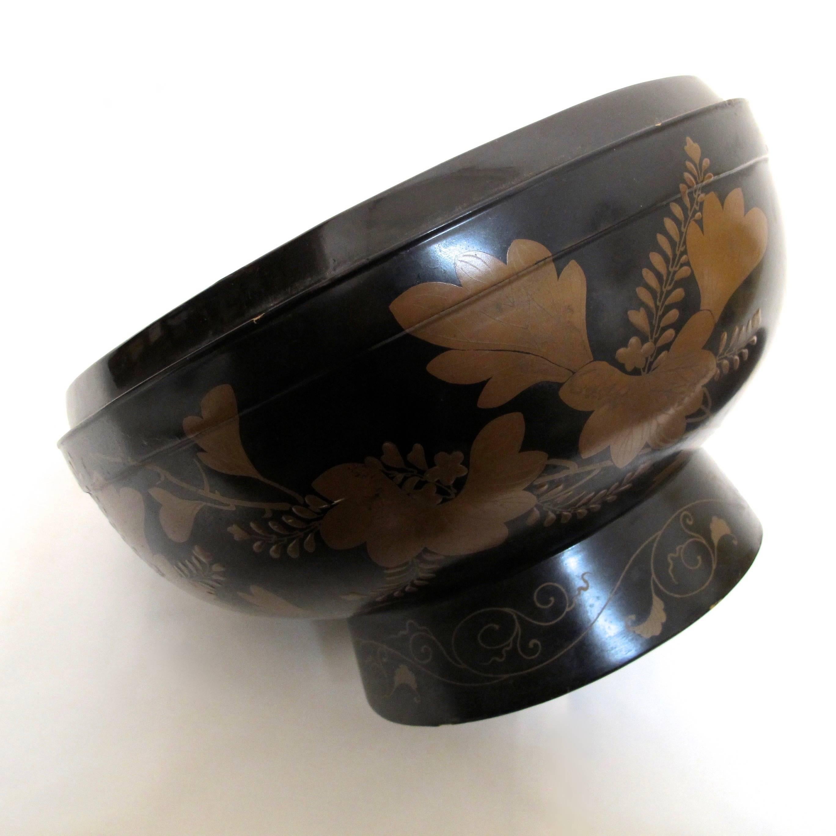 Japanese Meiji Period Lacquered Lidded Bowl For Sale 2