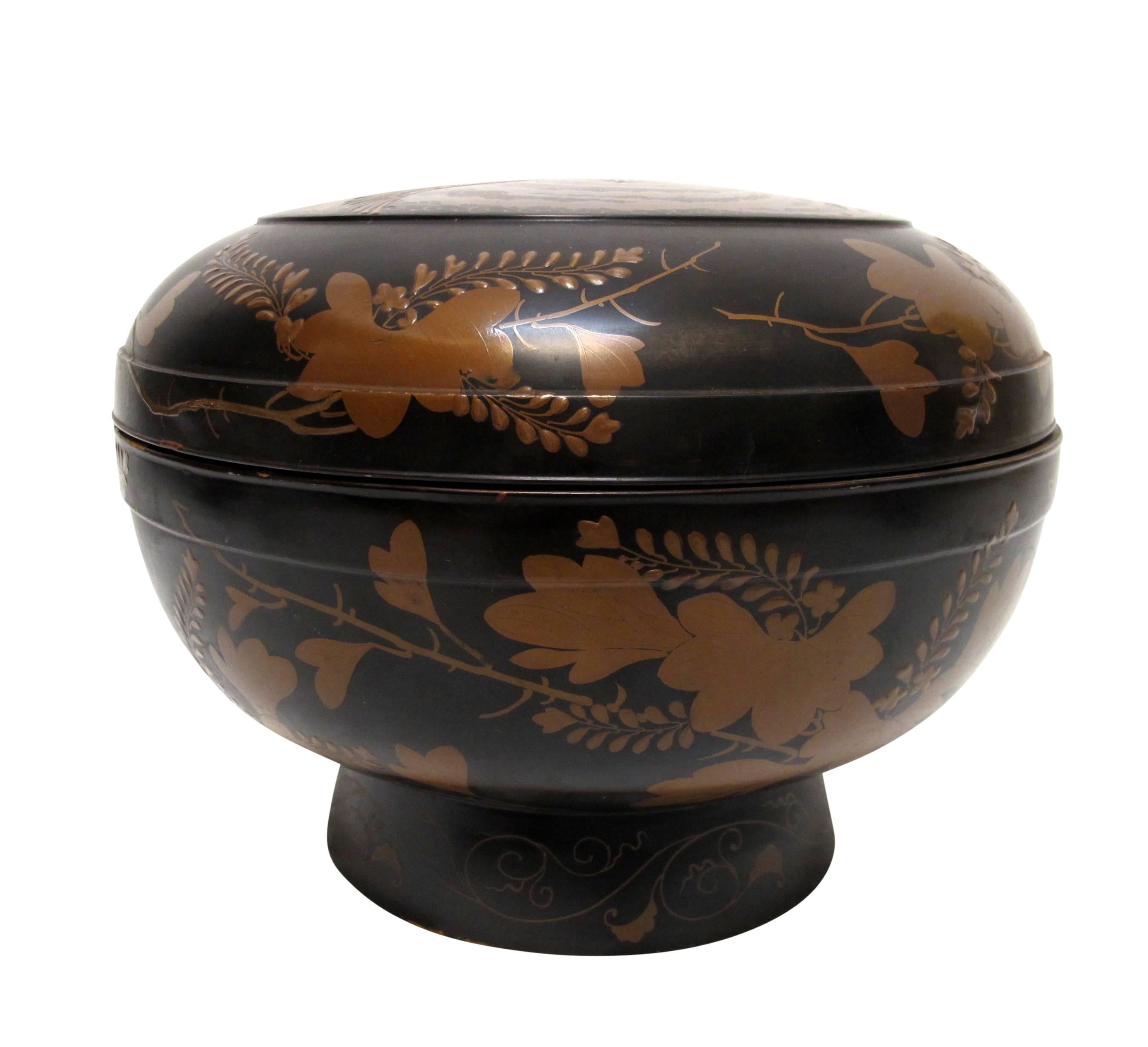 A large Japanese Meiji period lacquered lidded soup or rice bowl. Beautiful hand-painted decoration inside and out.